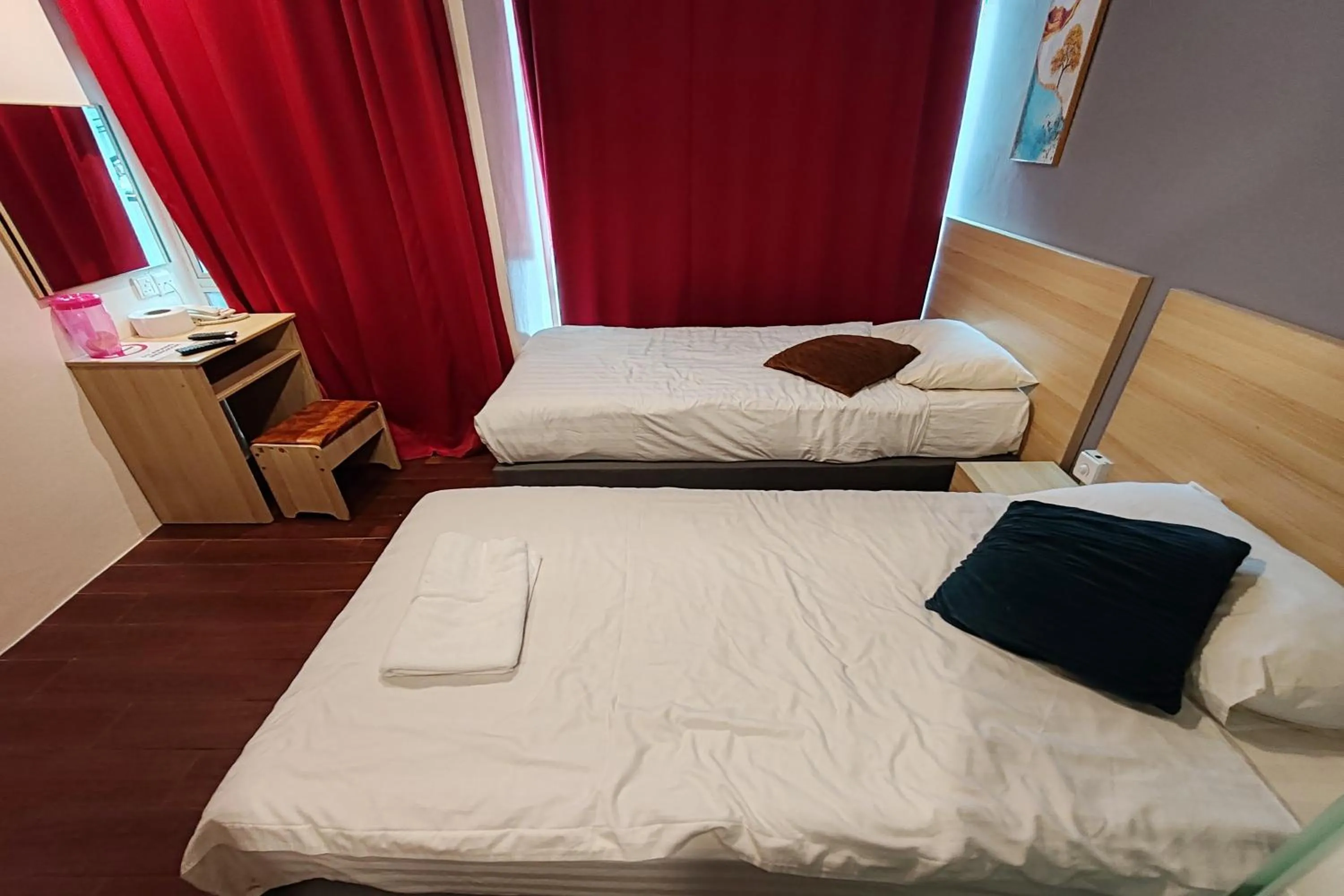 Photo of the whole room, Bed in Hotel 18 Ipoh Aeon Mall