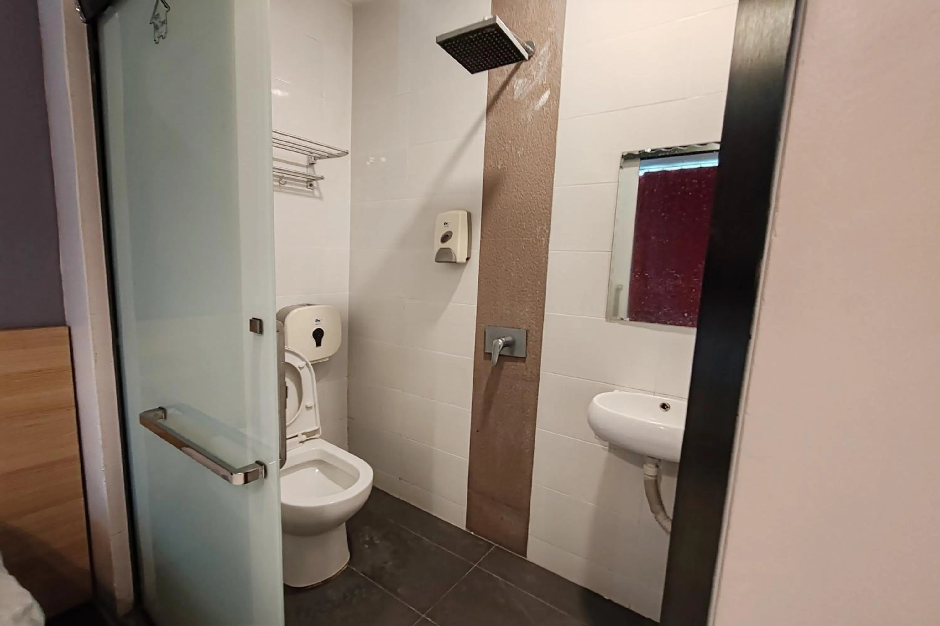 Bathroom in Hotel 18 Ipoh Aeon Mall