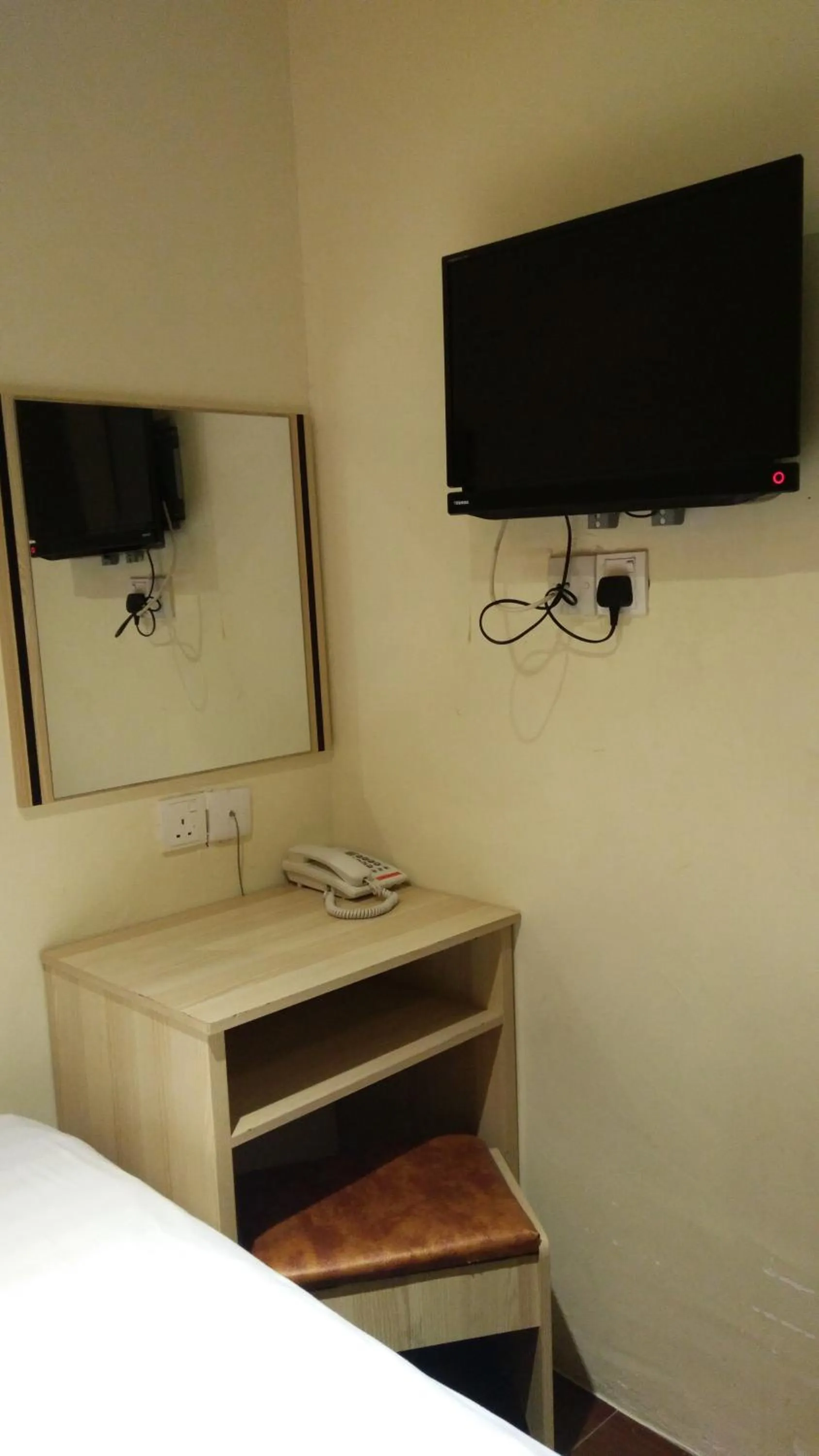 TV and multimedia, Bed in Hotel 18 Ipoh Aeon Mall
