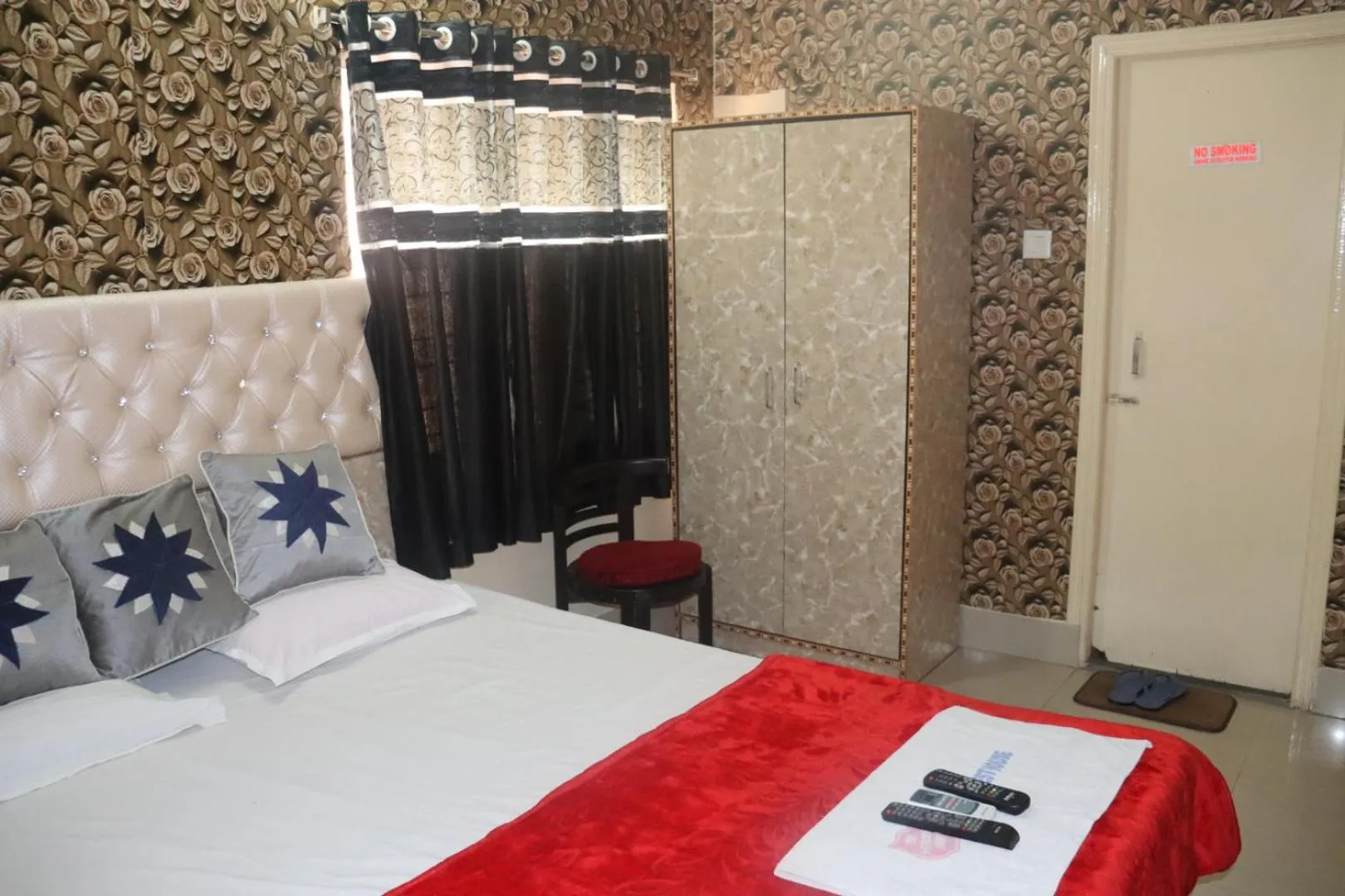 Bedroom, Bed in The Salvation Army RED SHIELD GUEST HOUSE