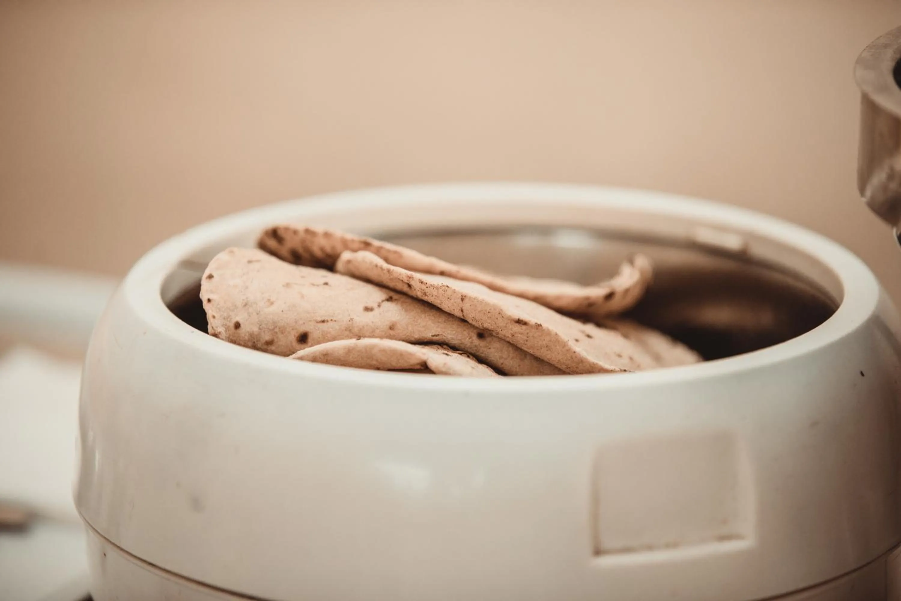 Buffet breakfast in The Salvation Army RED SHIELD GUEST HOUSE