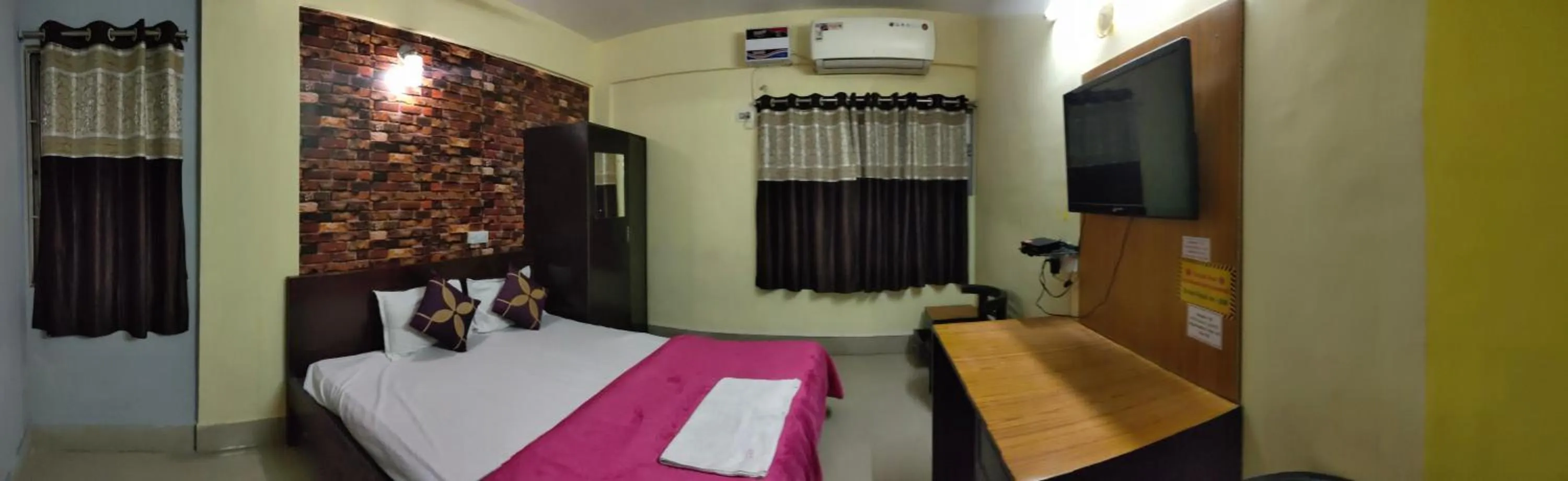 Bed in The Salvation Army RED SHIELD GUEST HOUSE