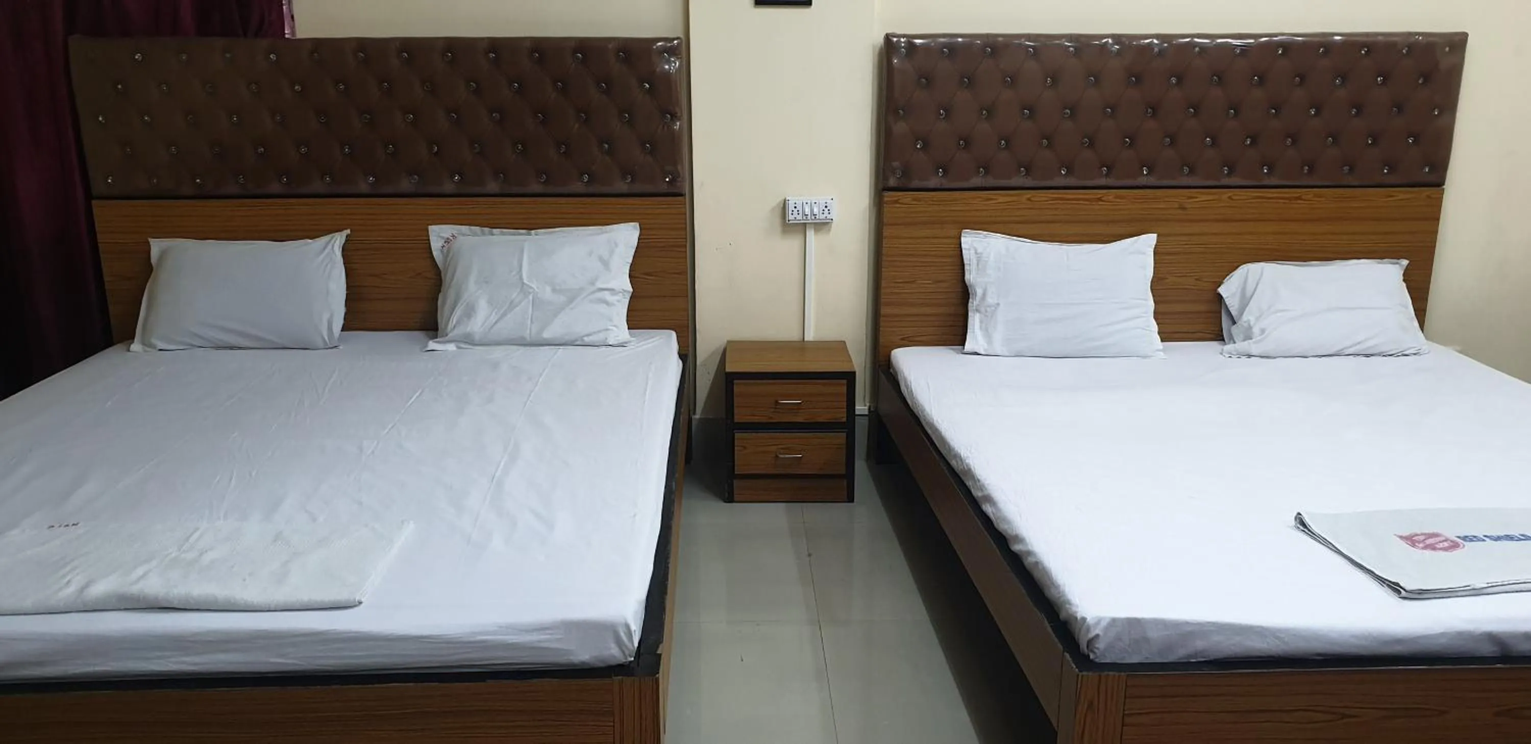 Bed in The Salvation Army RED SHIELD GUEST HOUSE