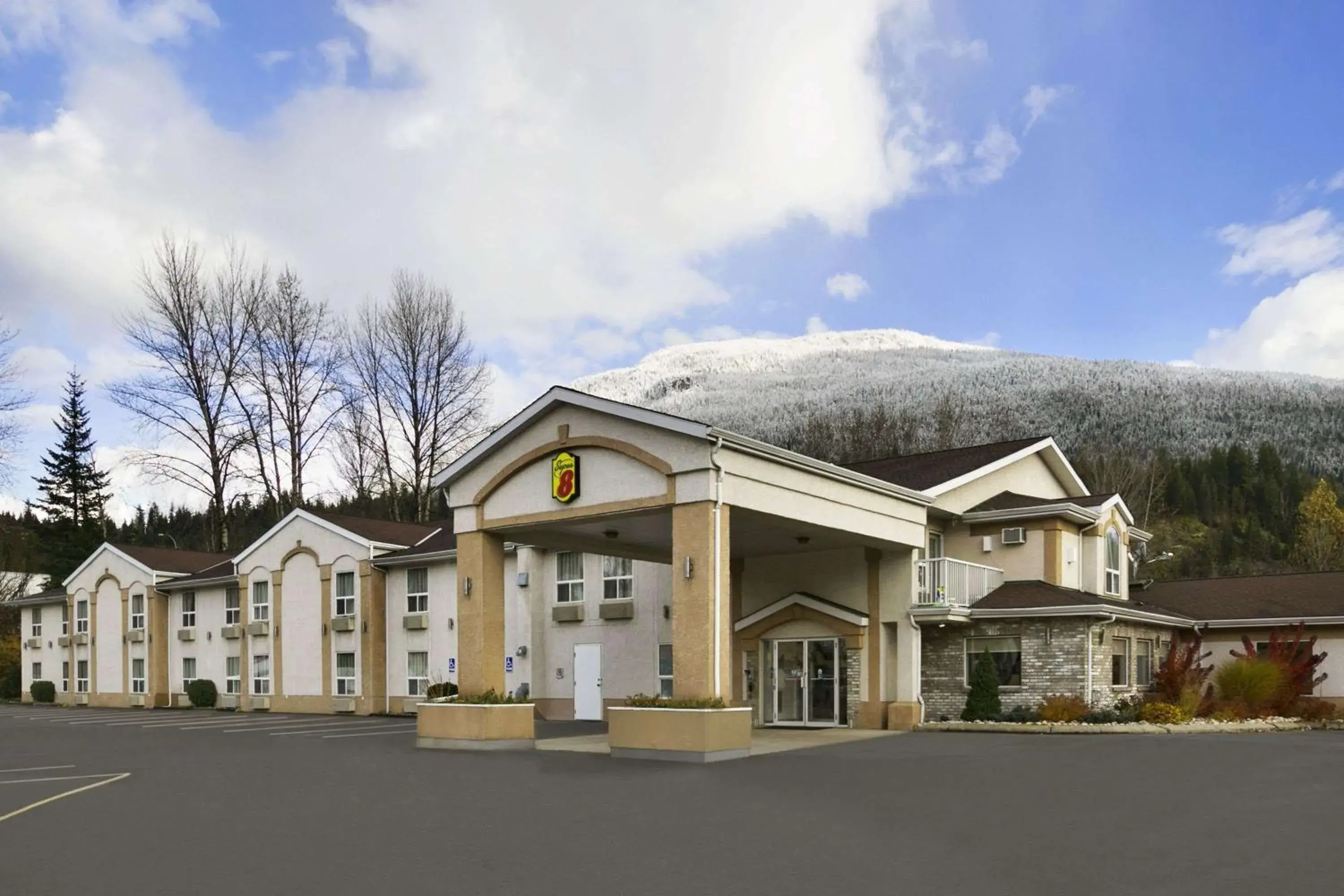 Super 8 by Wyndham Revelstoke BC Super 8 by Wyndham Revelstoke BC