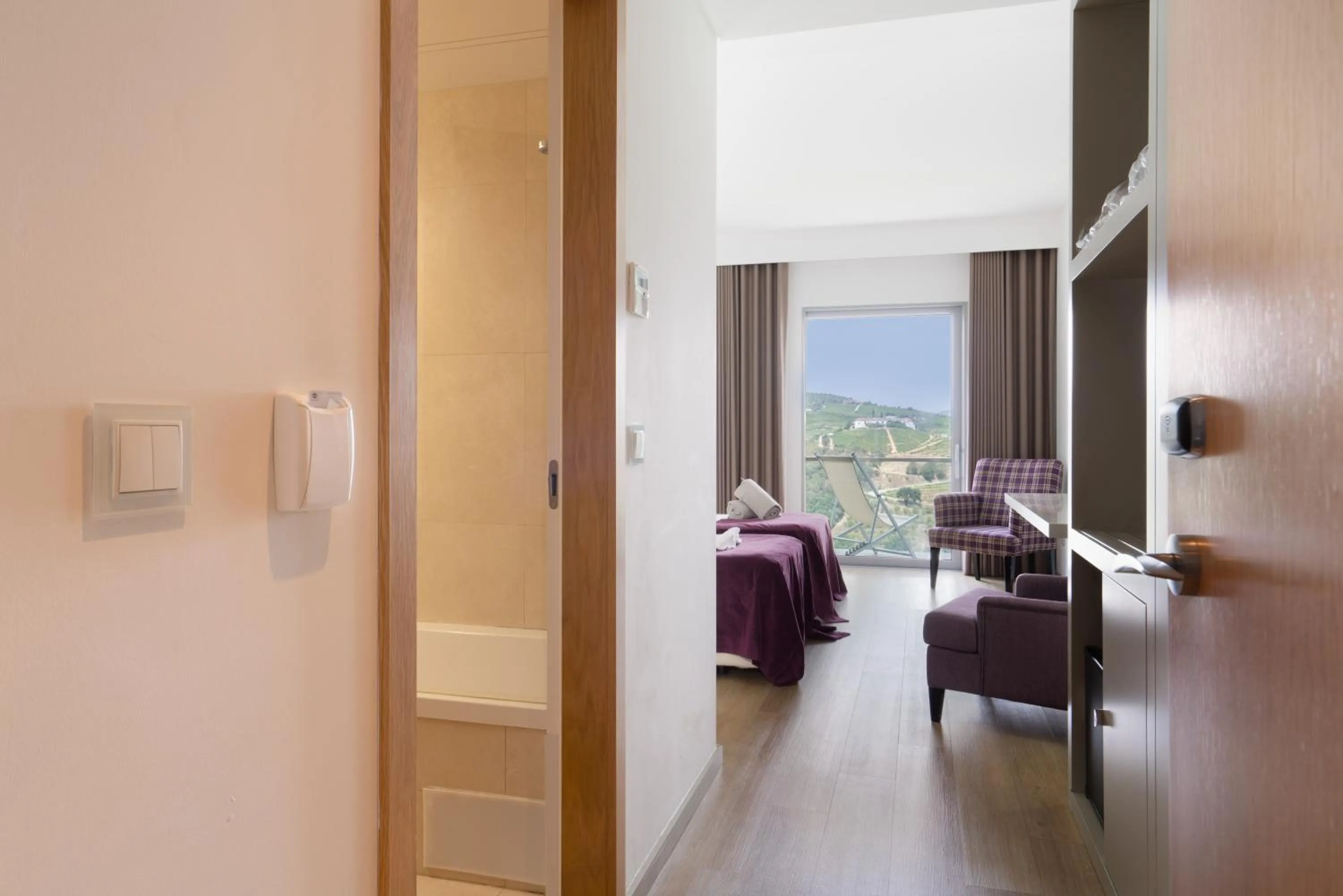 Bed in Delfim Douro Hotel