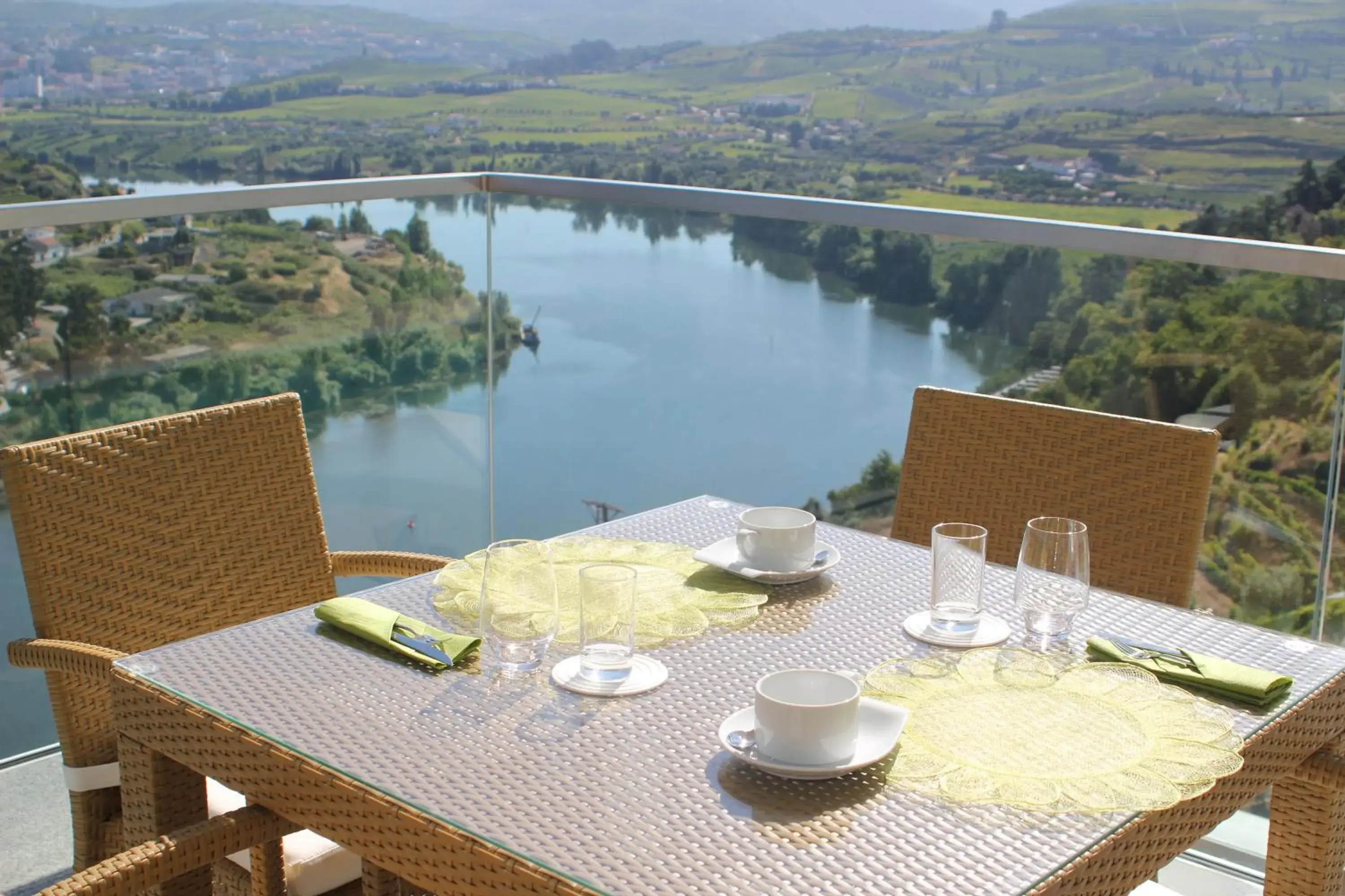 Restaurant/places to eat in Delfim Douro Hotel Restaurant/places to eat in Delfim Douro Hotel