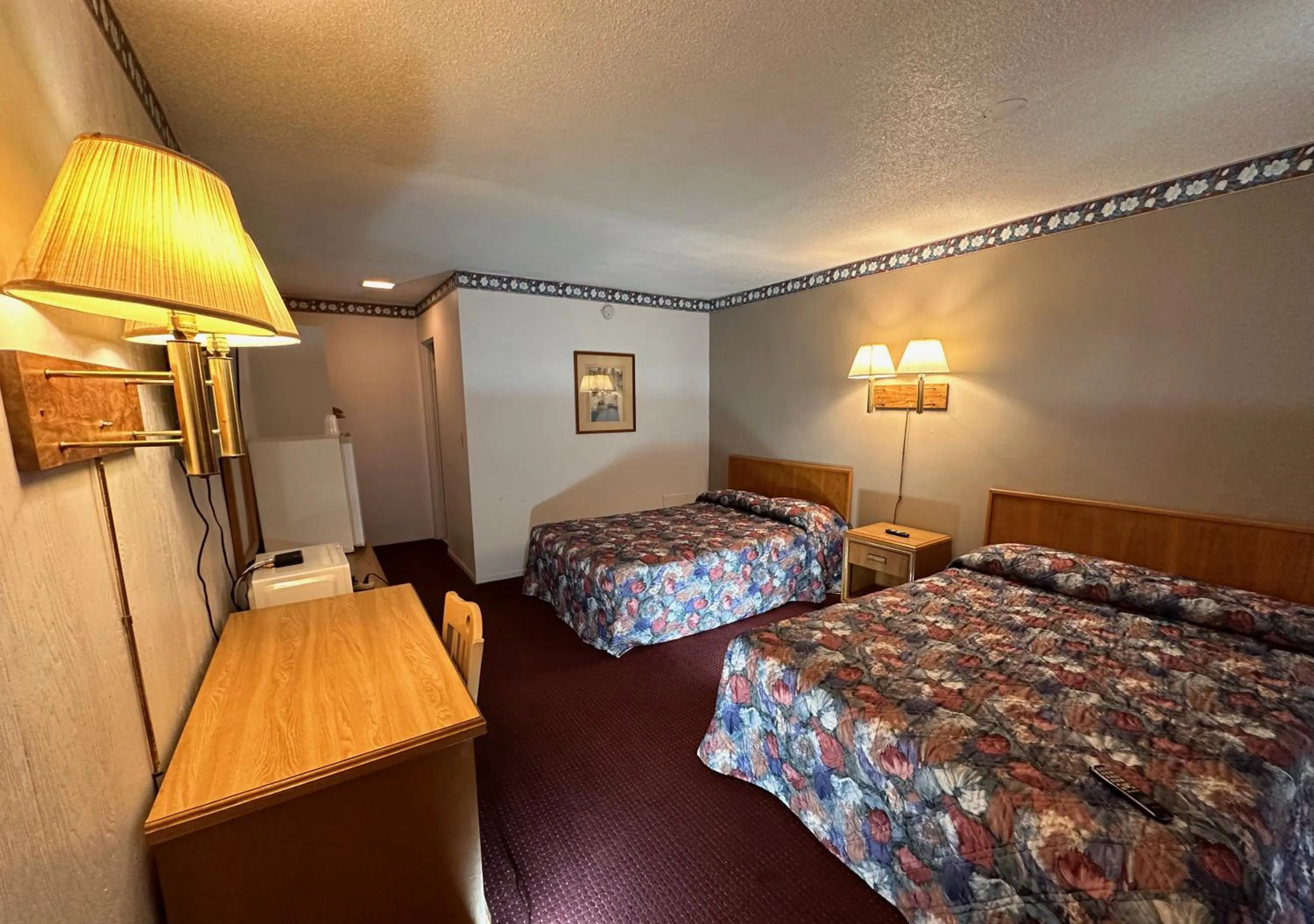 Bed in Ambassy Motel