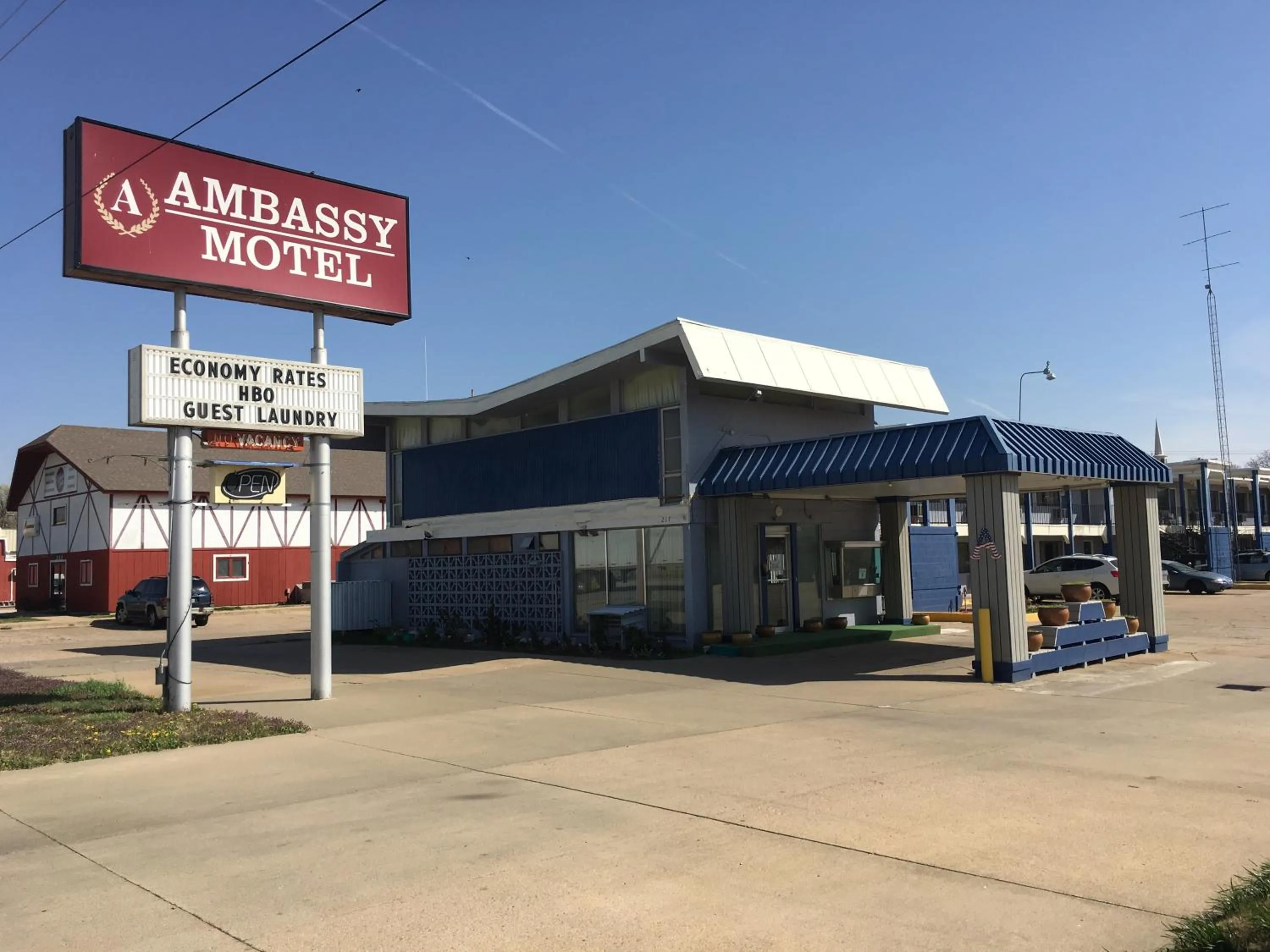 Facade/entrance, Property Building in Ambassy Motel