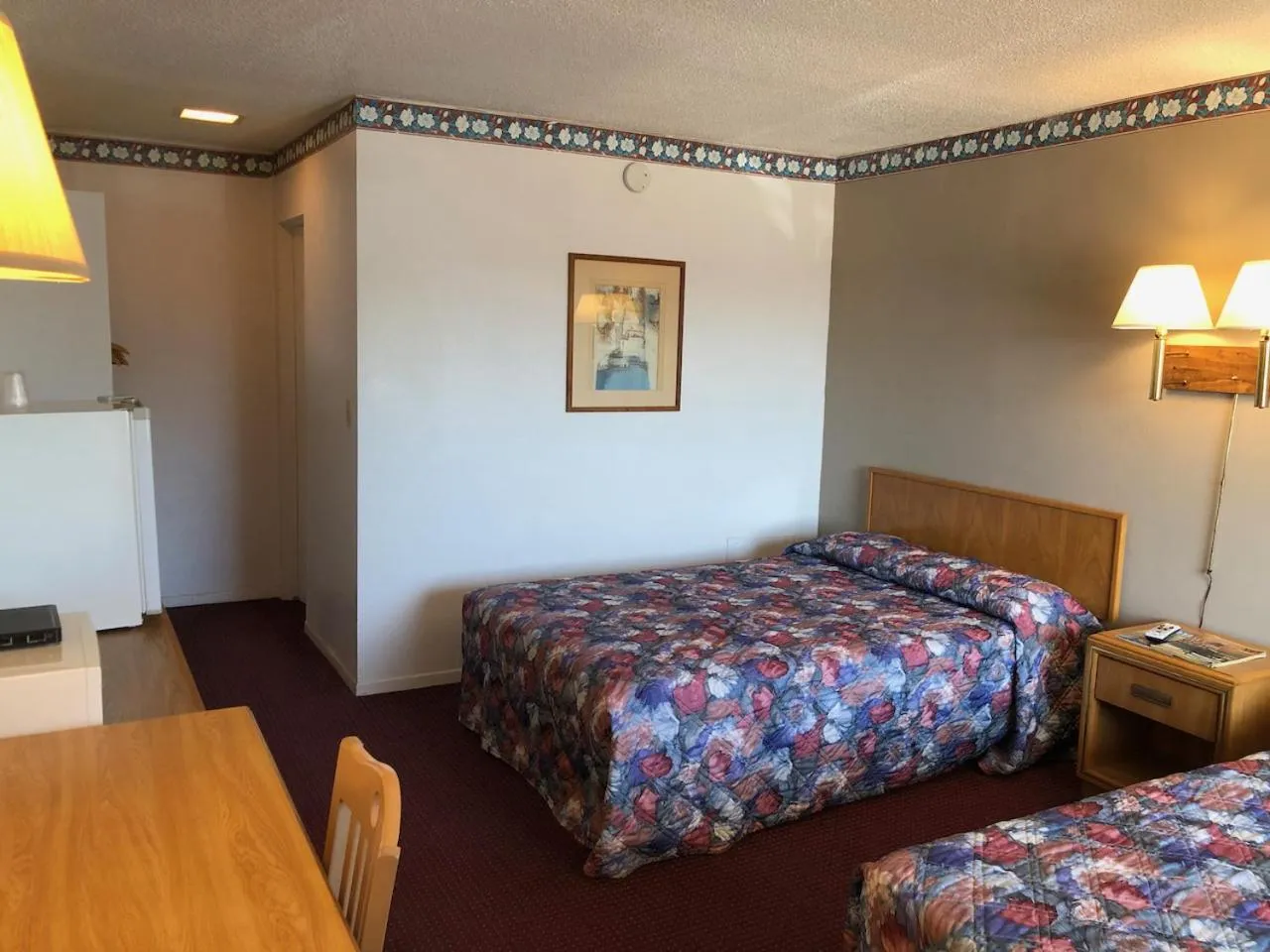 Bed in Ambassy Motel