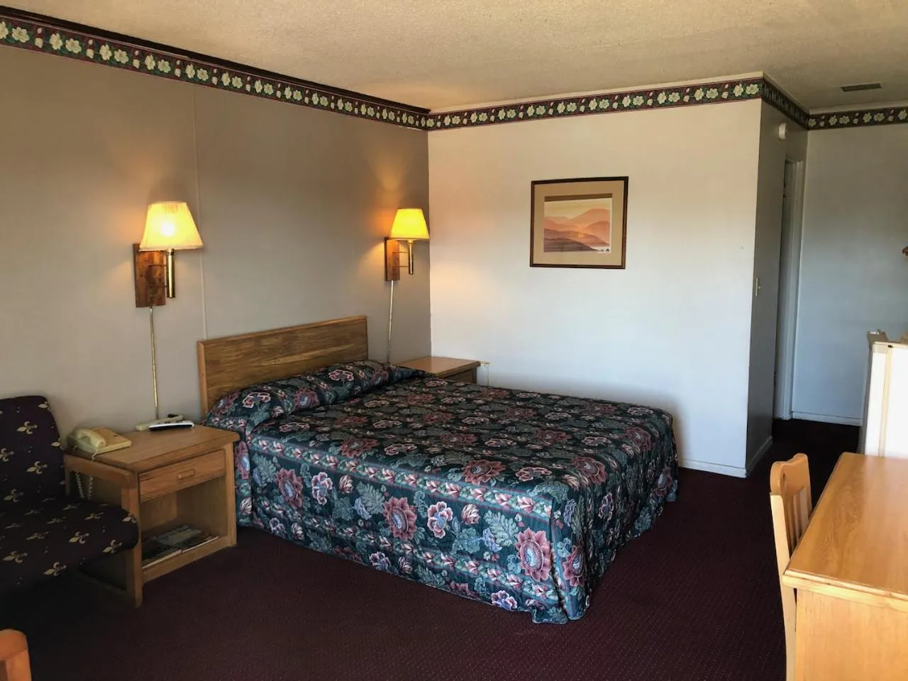 Bed in Ambassy Motel