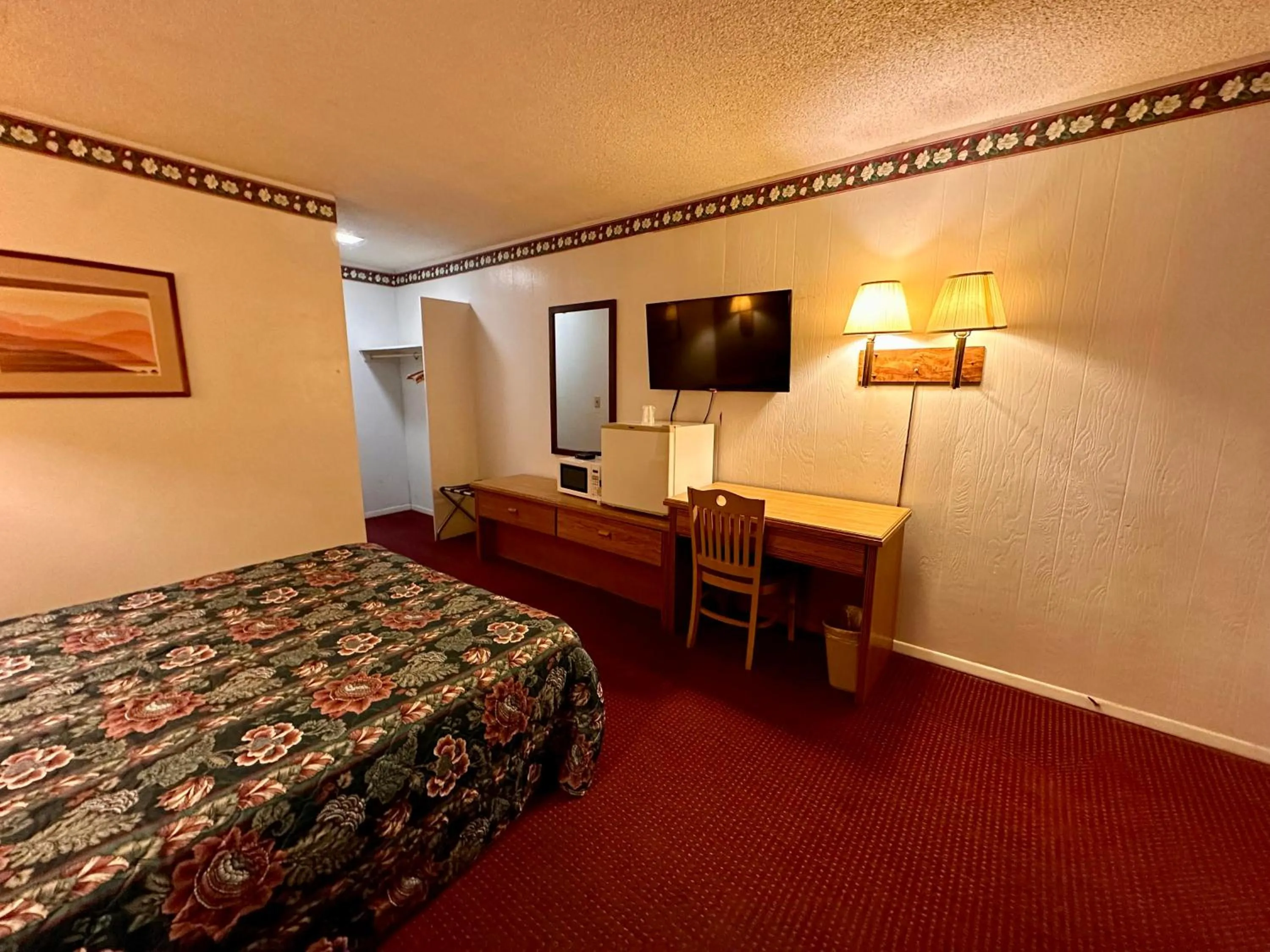 Bed in Ambassy Motel