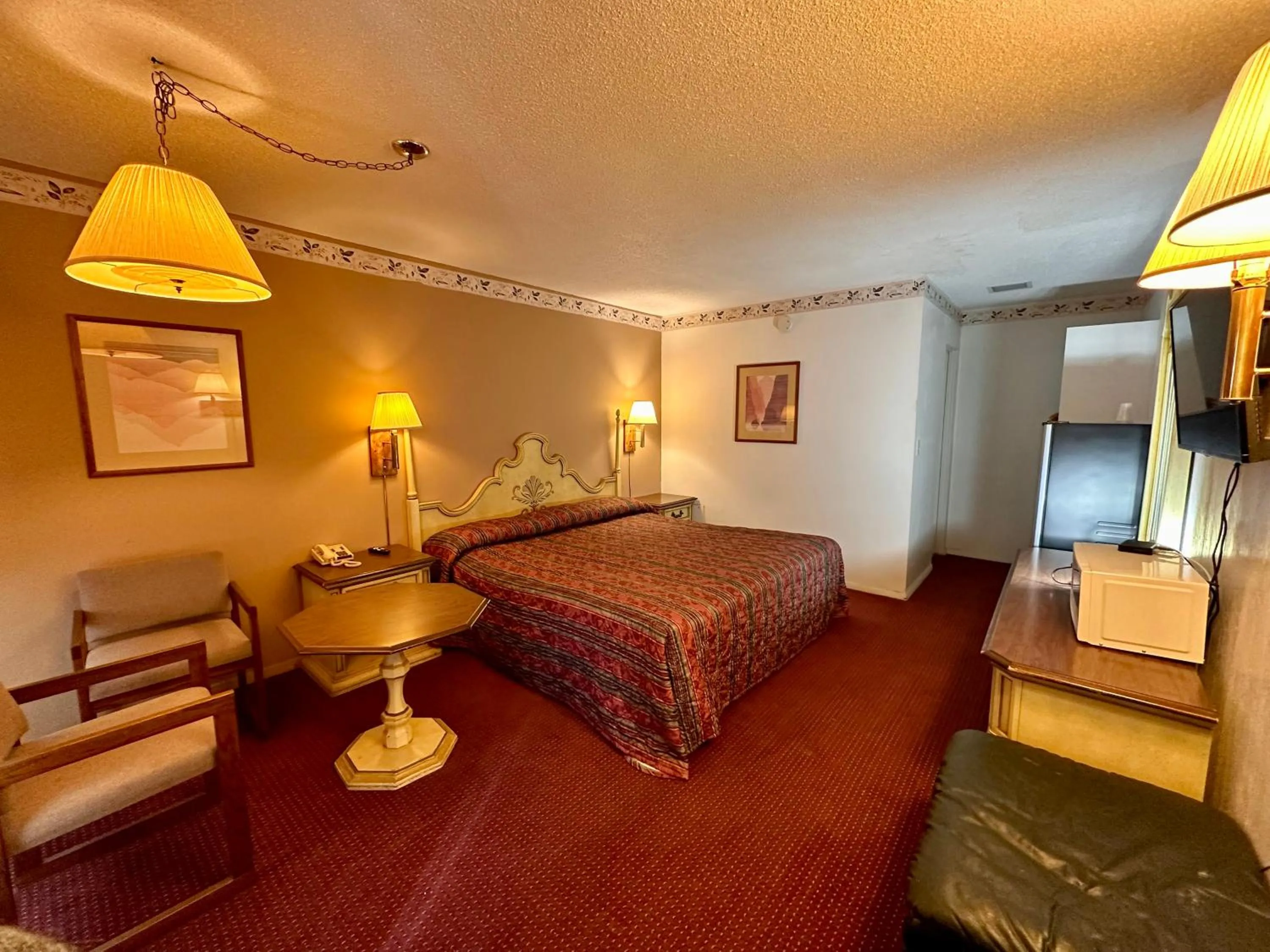 Bed in Ambassy Motel