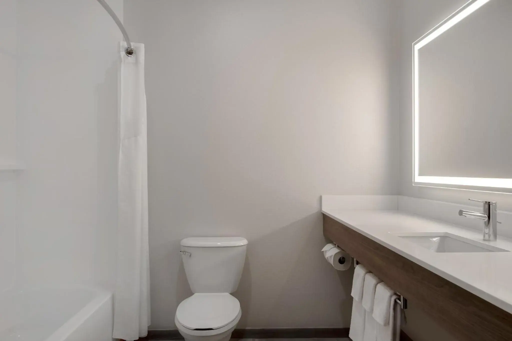 King Suite - Communication Accessible in Holiday Inn Express Hotel & Suites Prattville South by IHG King Suite - Communication Accessible in Holiday Inn Express Hotel & Suites Prattville South by IHG