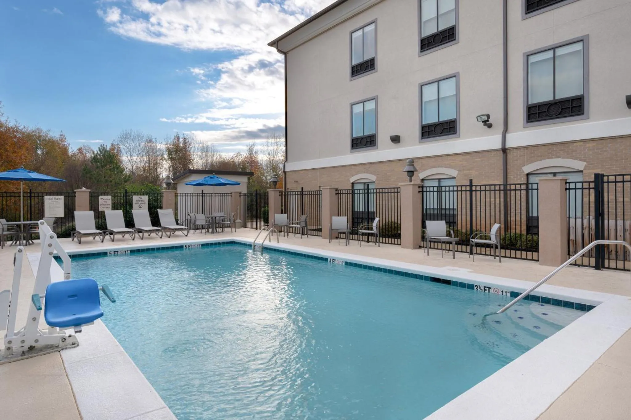 Swimming pool in Holiday Inn Express Hotel & Suites Prattville South by IHG
