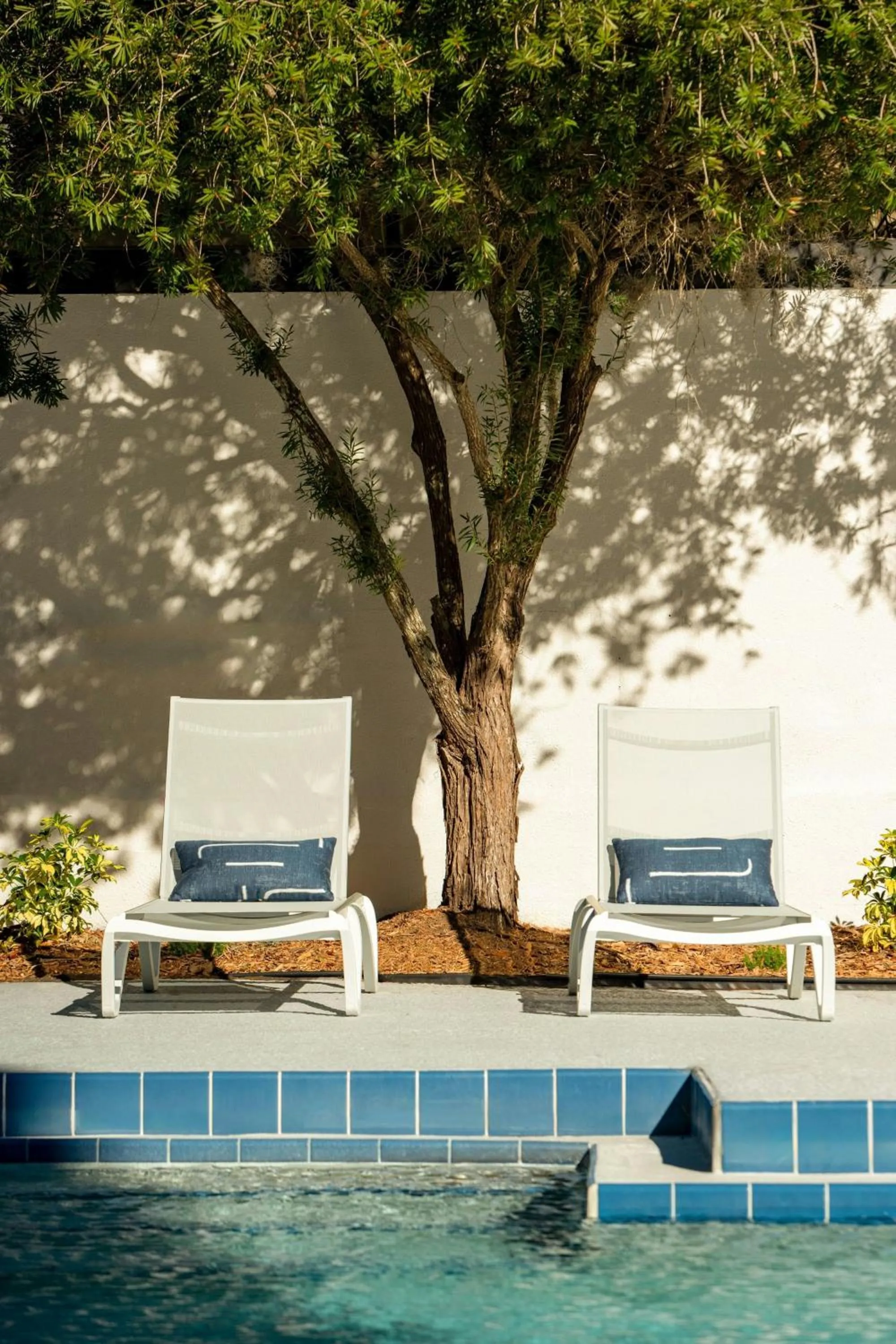 Swimming pool in Delta Hotels by Marriott Jacksonville Deerwood