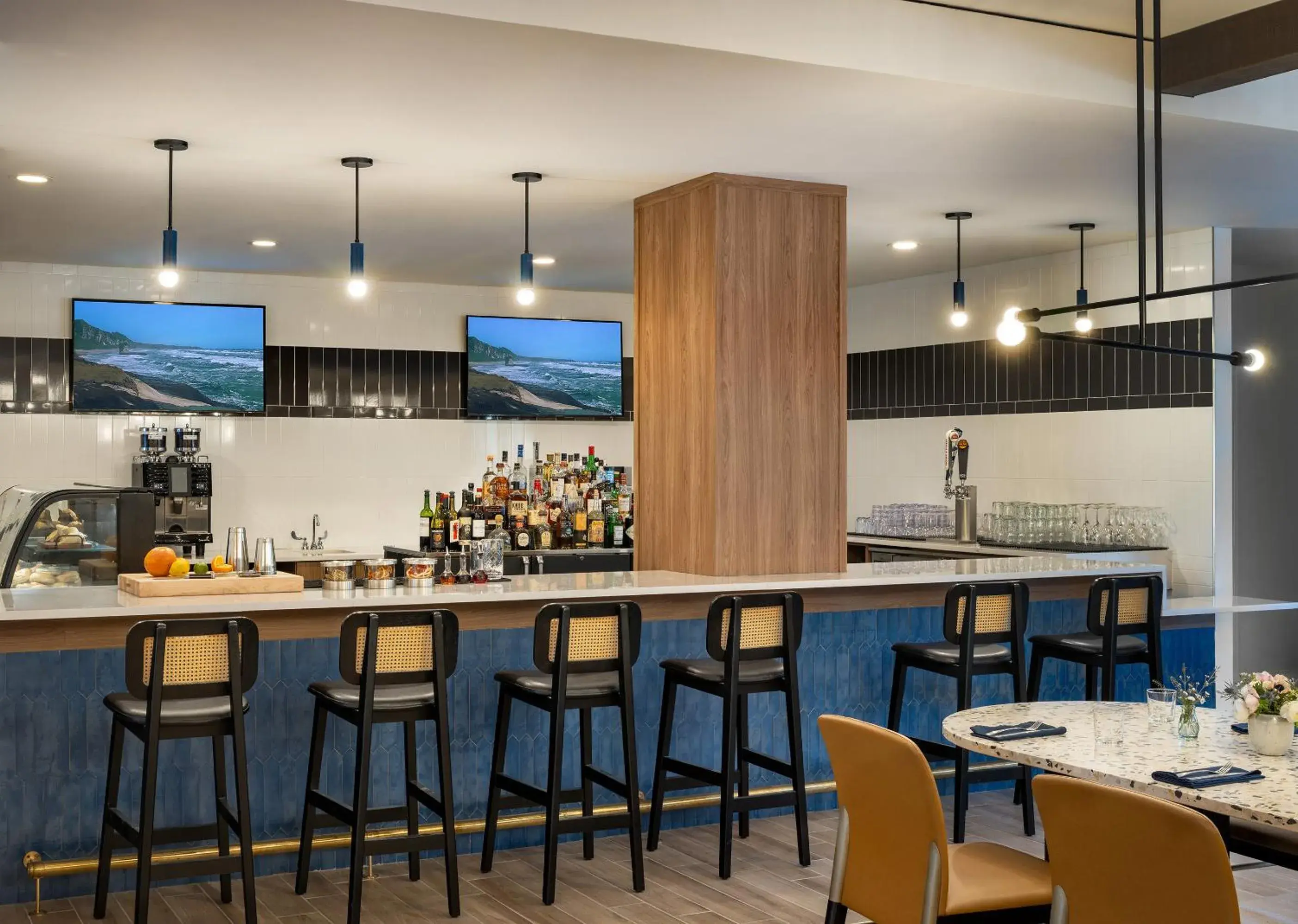 Restaurant/places to eat in Delta Hotels by Marriott Jacksonville Deerwood Restaurant/places to eat in Delta Hotels by Marriott Jacksonville Deerwood