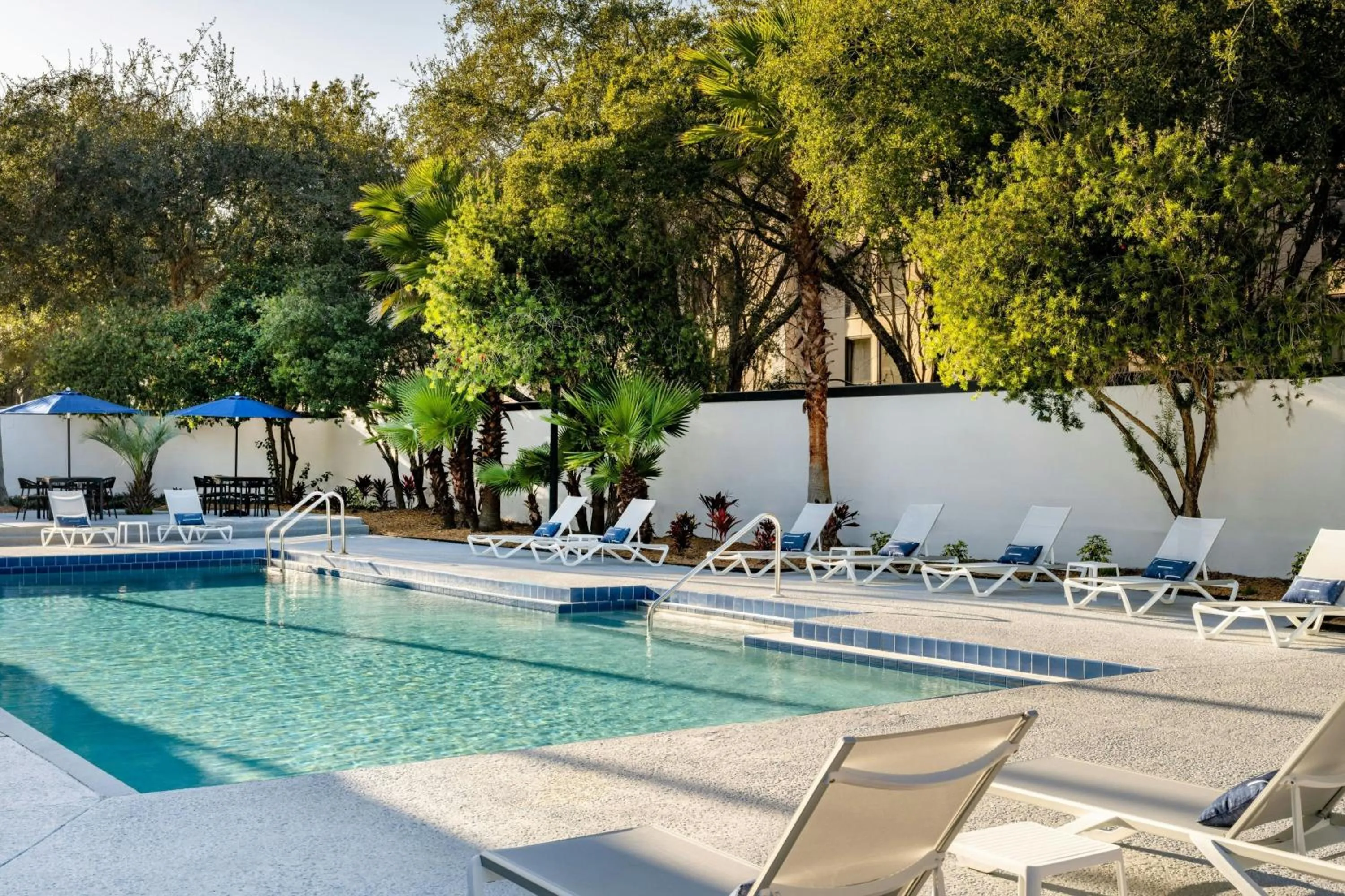 Swimming pool in Delta Hotels by Marriott Jacksonville Deerwood