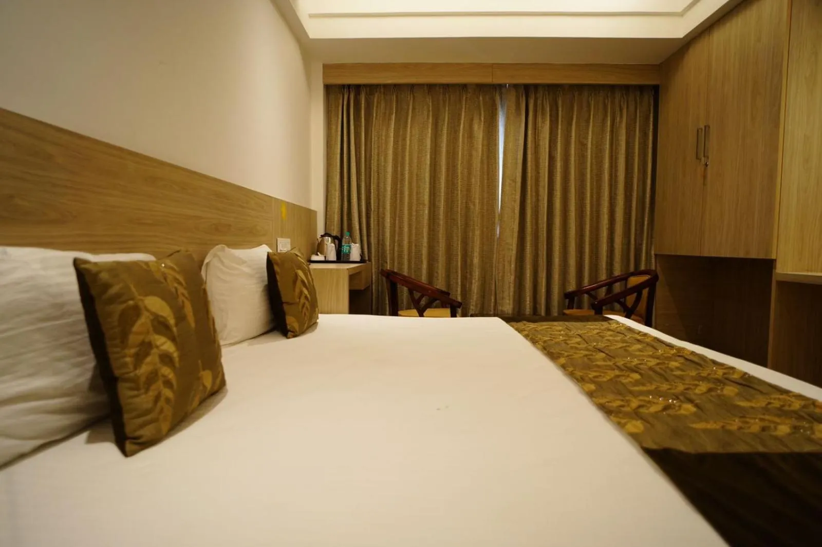 Photo of the whole room, Bed in Mahaveer Shimla By Royal Collection Hotels