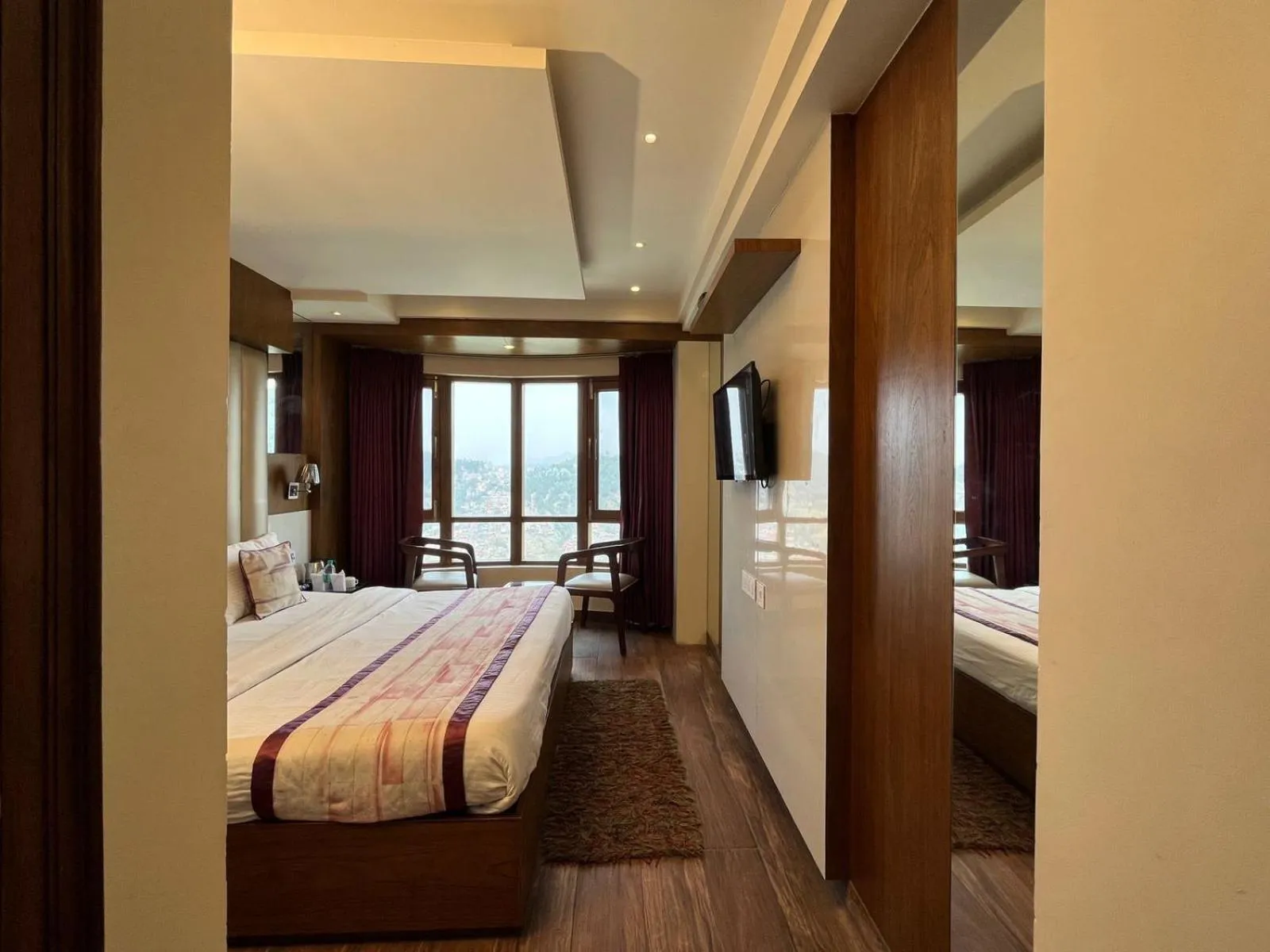 Photo of the whole room, Bed in Mahaveer Shimla By Royal Collection Hotels