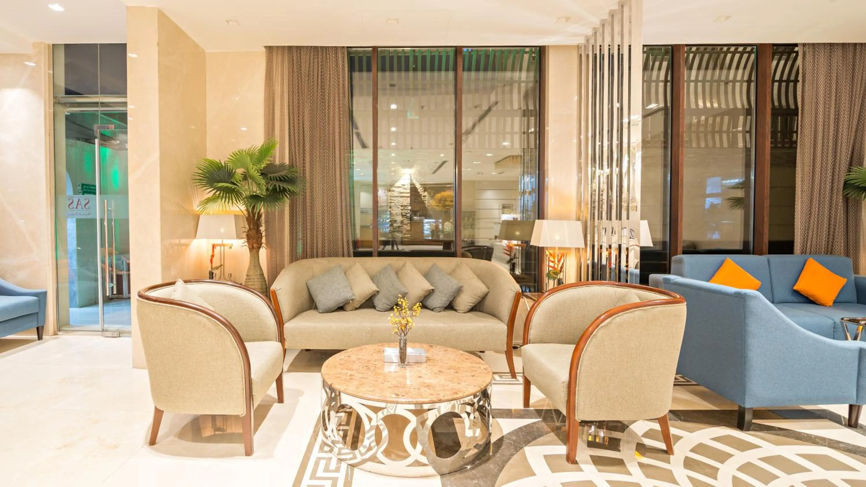 Lobby or reception in Jiwar Almasi Hotel