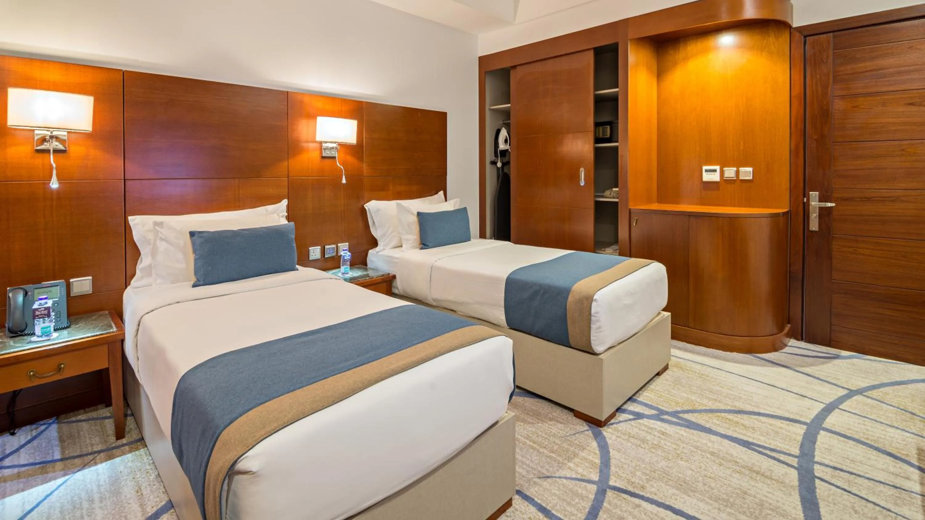 Bed in Jiwar Almasi Hotel