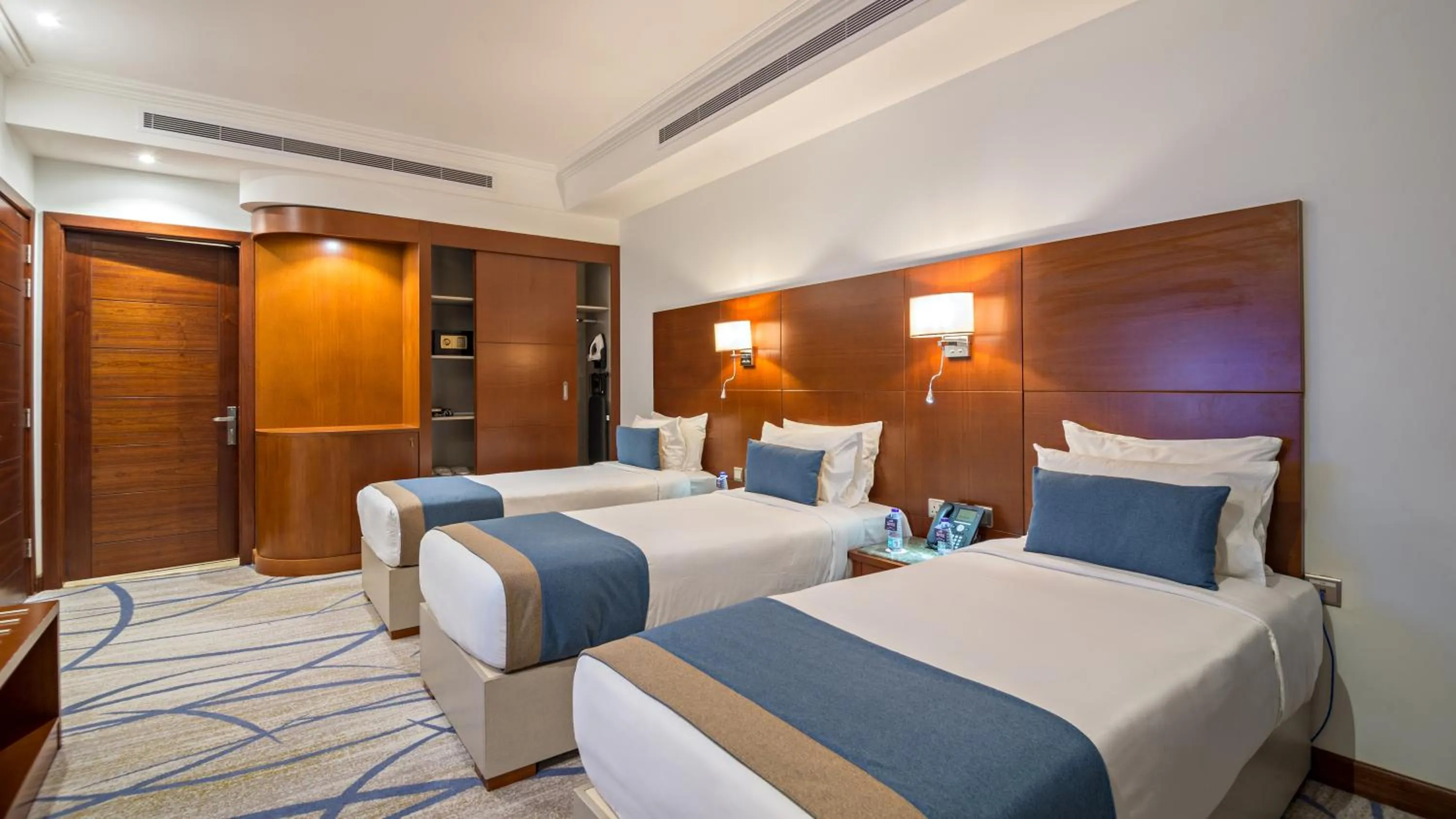 Bed in Jiwar Almasi Hotel