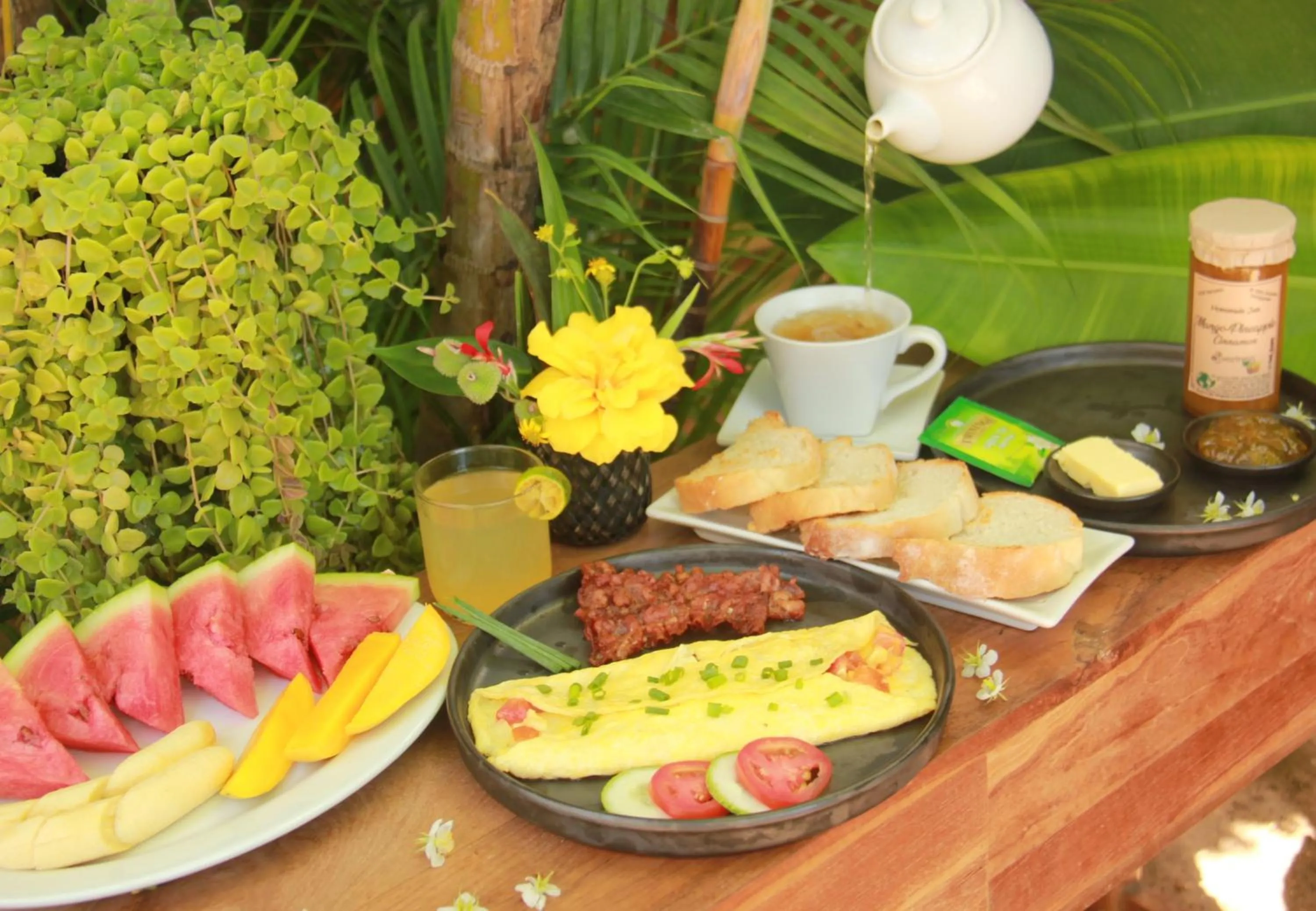 Breakfast in Maligaya Beach Bungalows