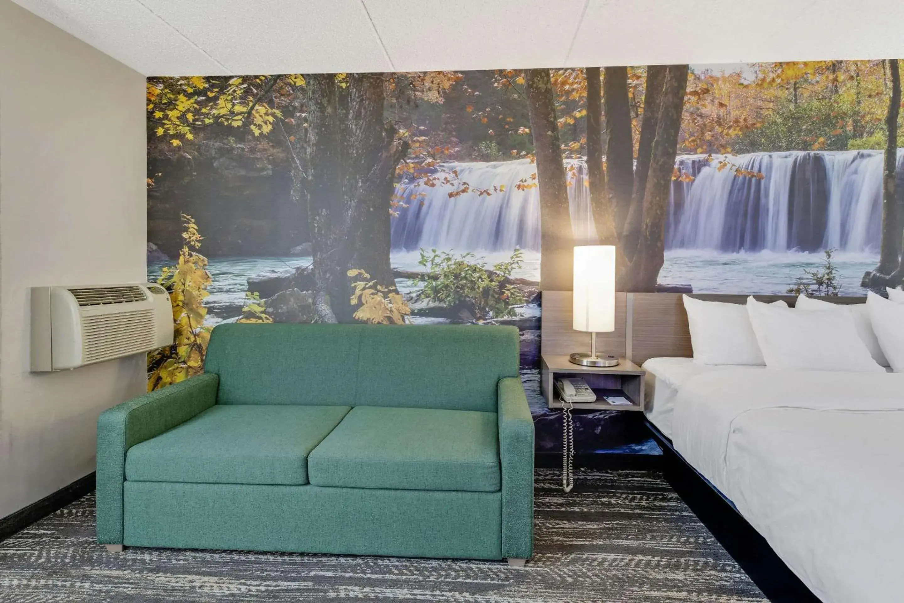 Bedroom, Bed in Clarion Pointe Near Erie Casino Bedroom, Bed in Clarion Pointe Near Erie Casino