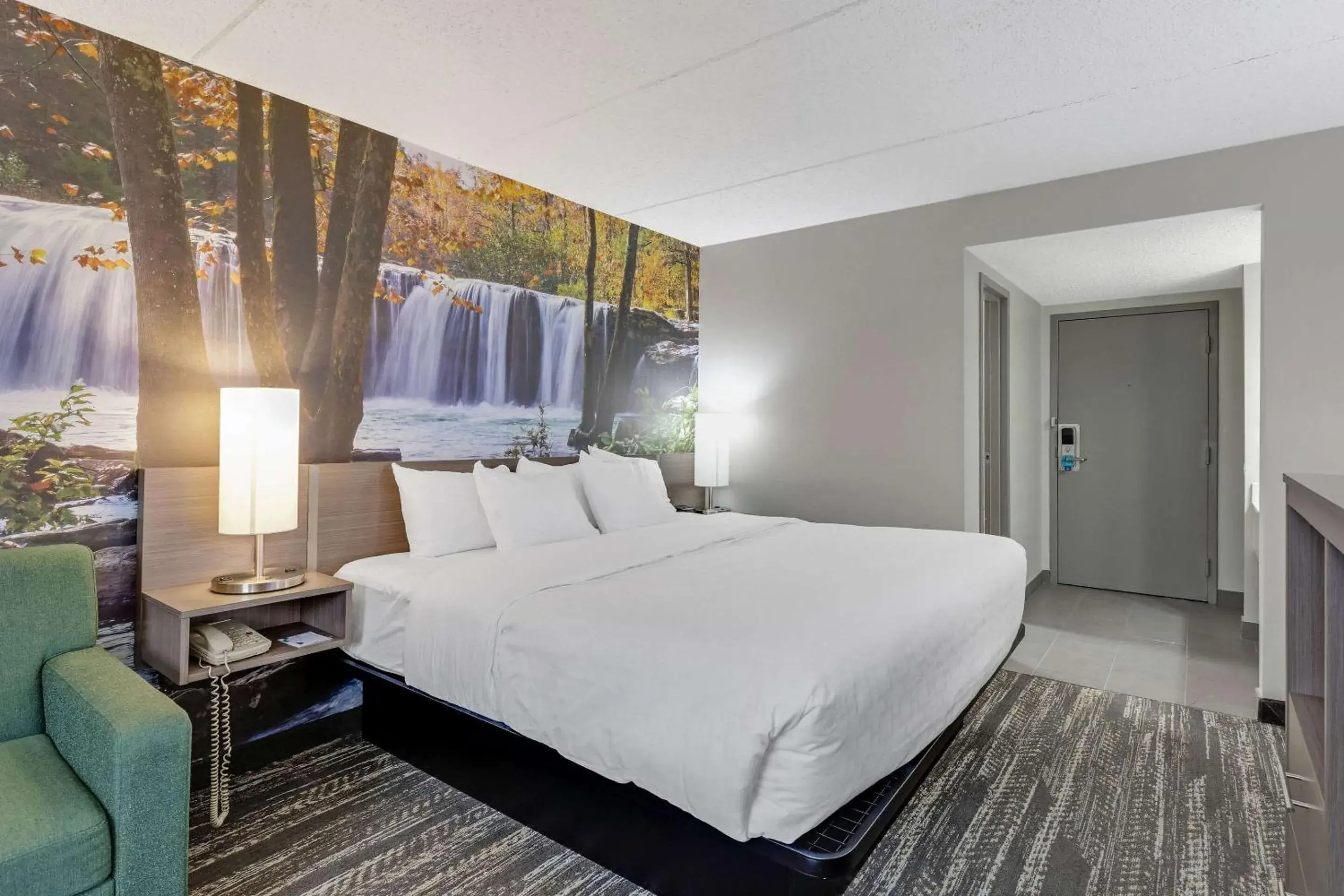 Bedroom, Bed in Clarion Pointe Near Erie Casino Bedroom, Bed in Clarion Pointe Near Erie Casino