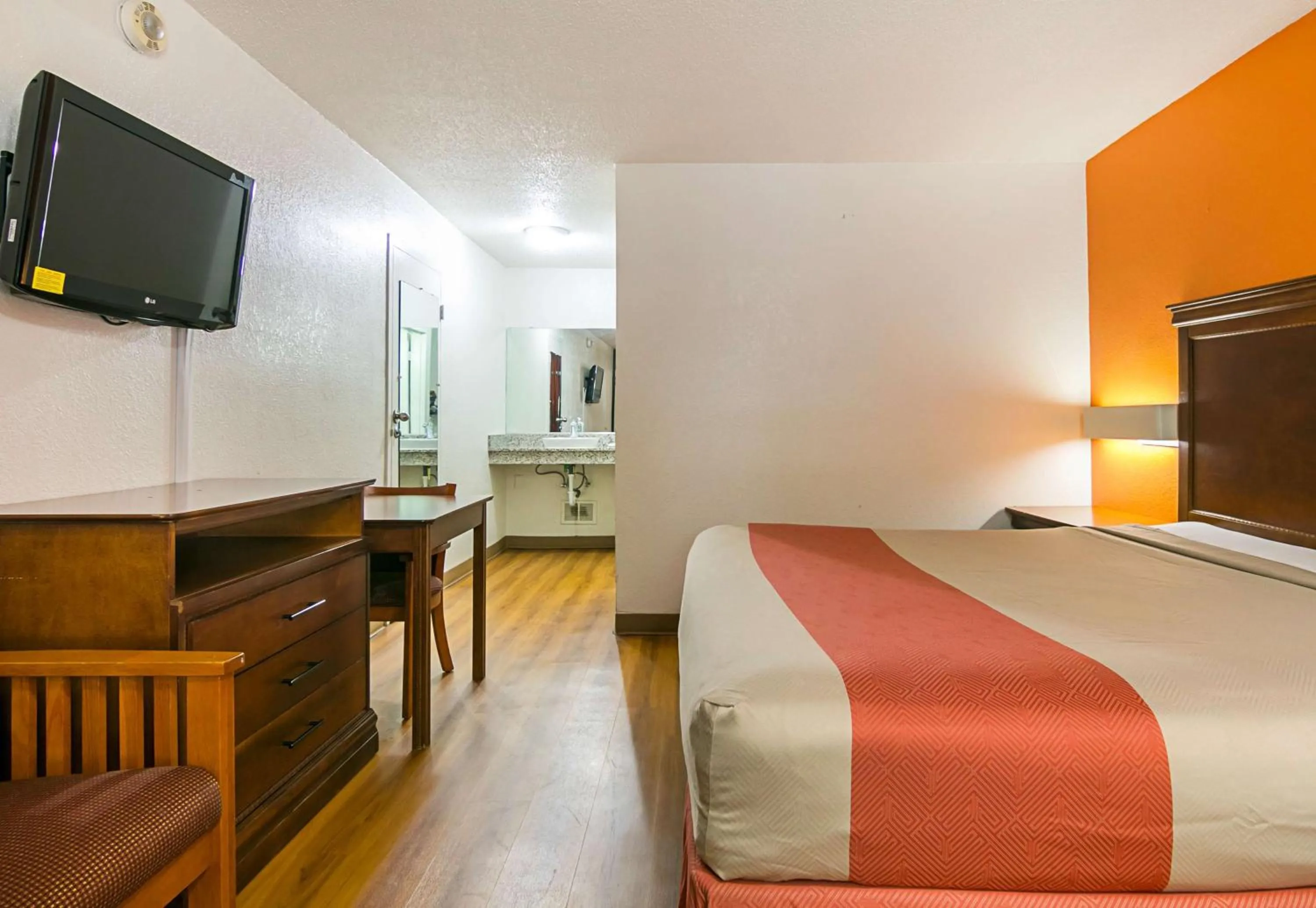 Bathroom, Bed in Motel 6-Conyers, GA