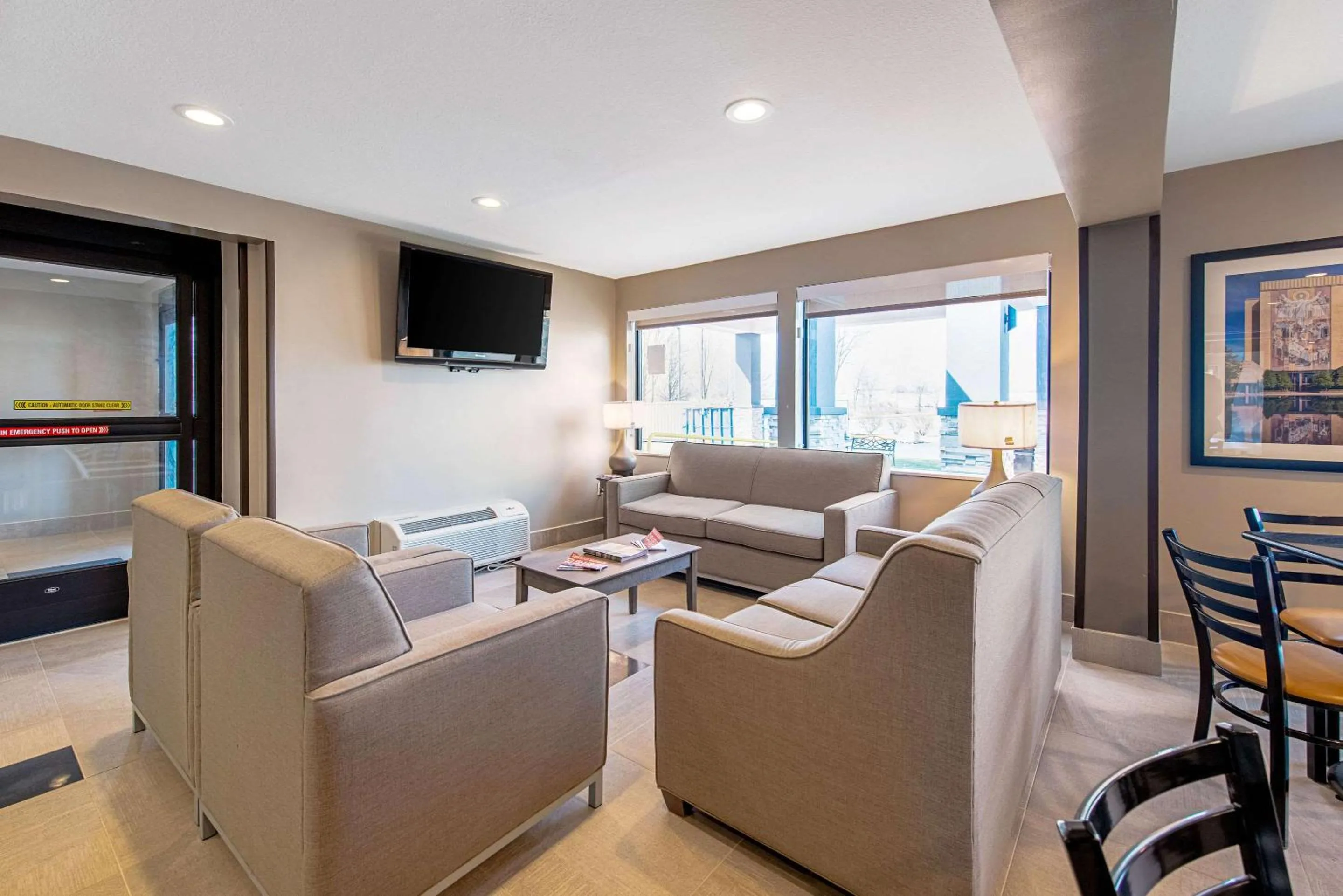 Lobby or reception in Quality Inn Mishawaka - South Bend