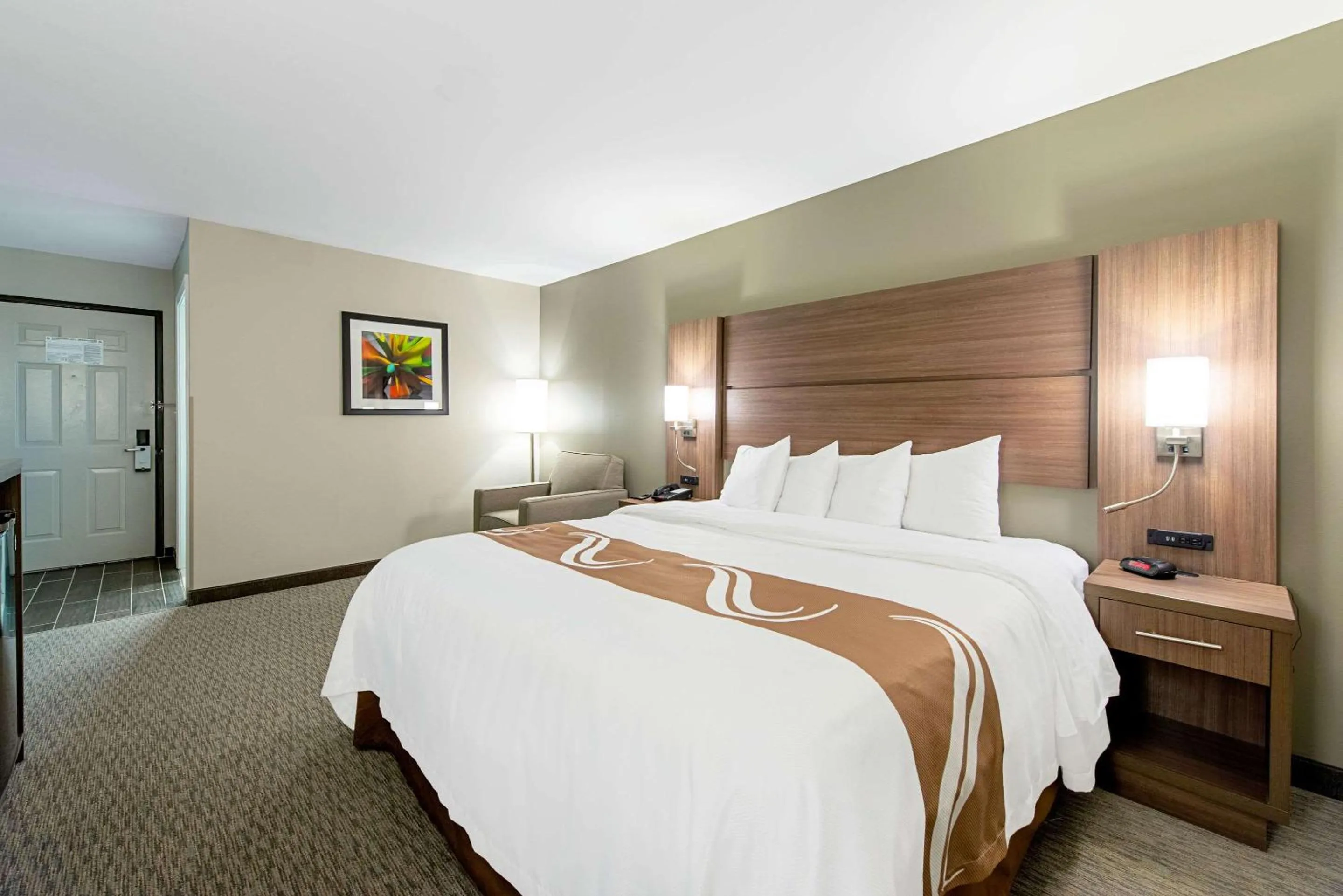 Photo of the whole room, Bed in Quality Inn Mishawaka - South Bend