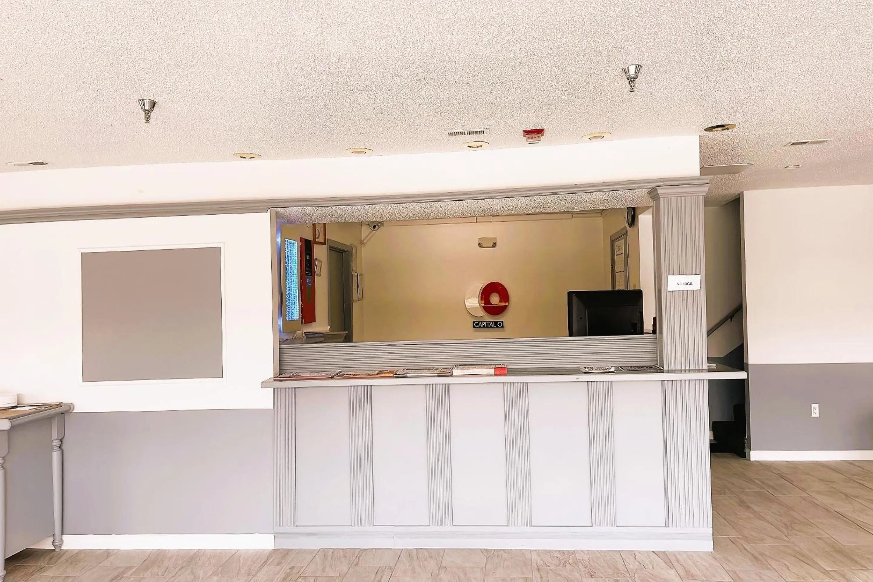 Lobby or reception in Evergreen Inn