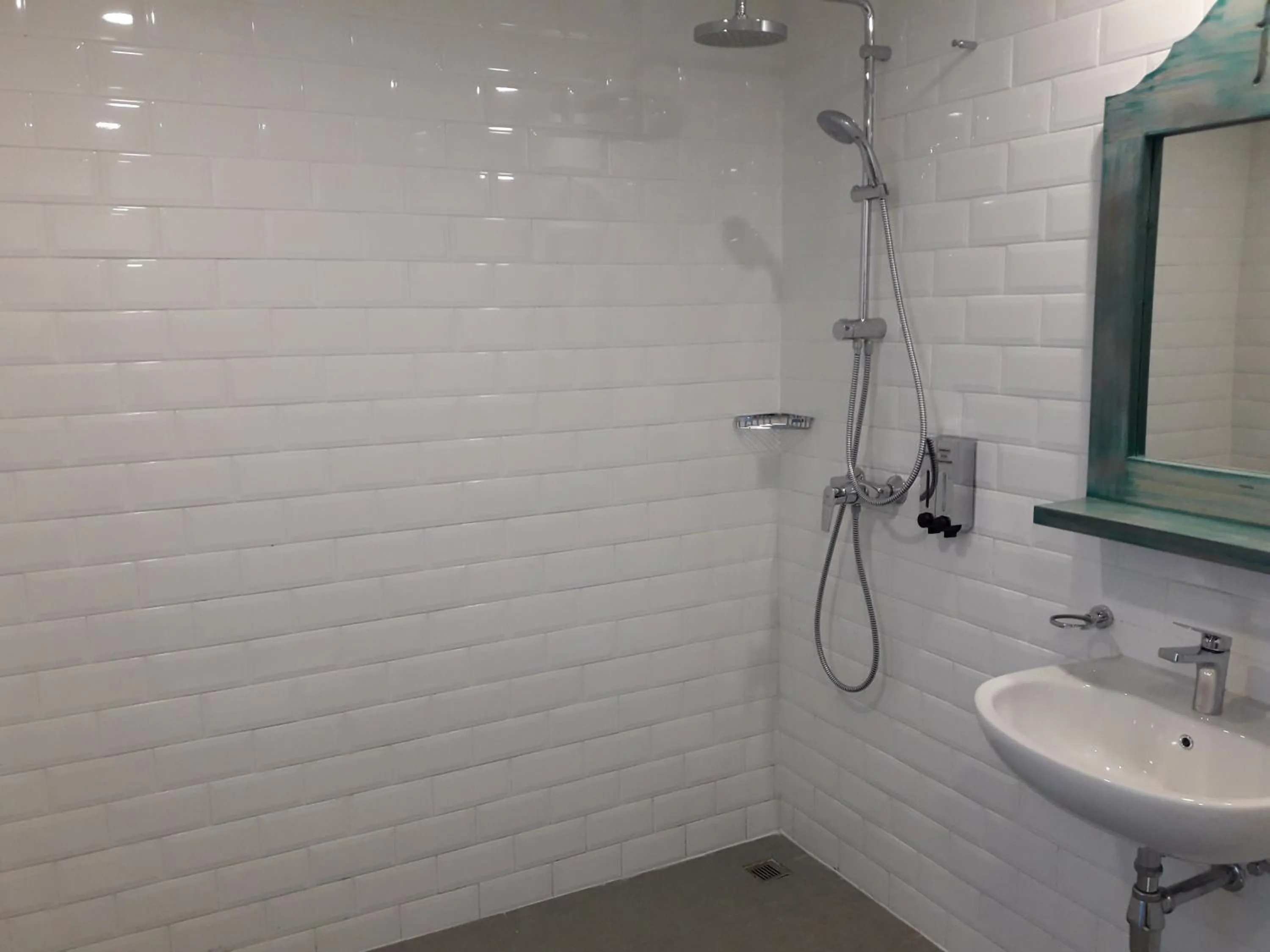 Bathroom in Blue Beach Galle