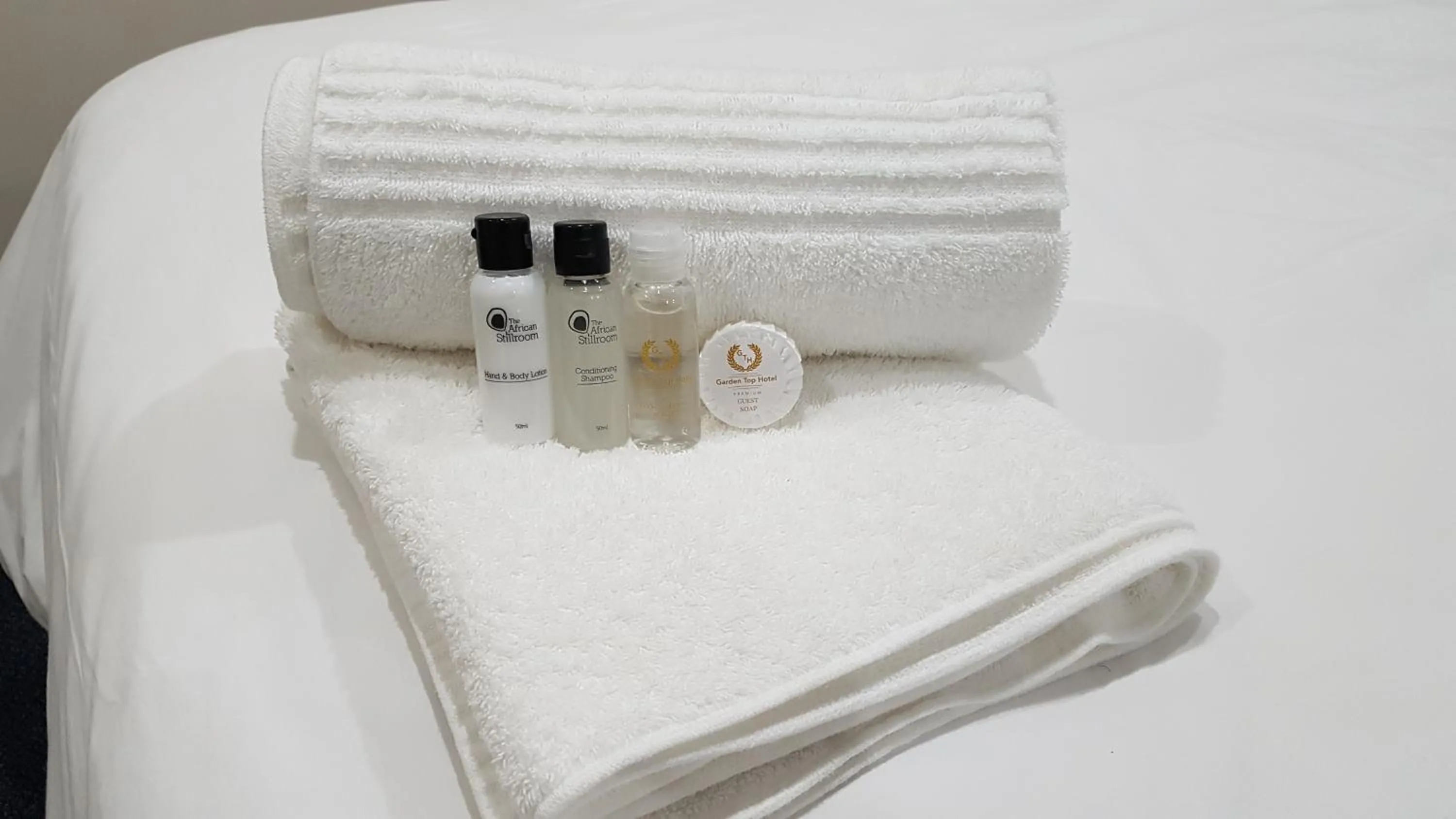 Toilet in Garden Top Hotel