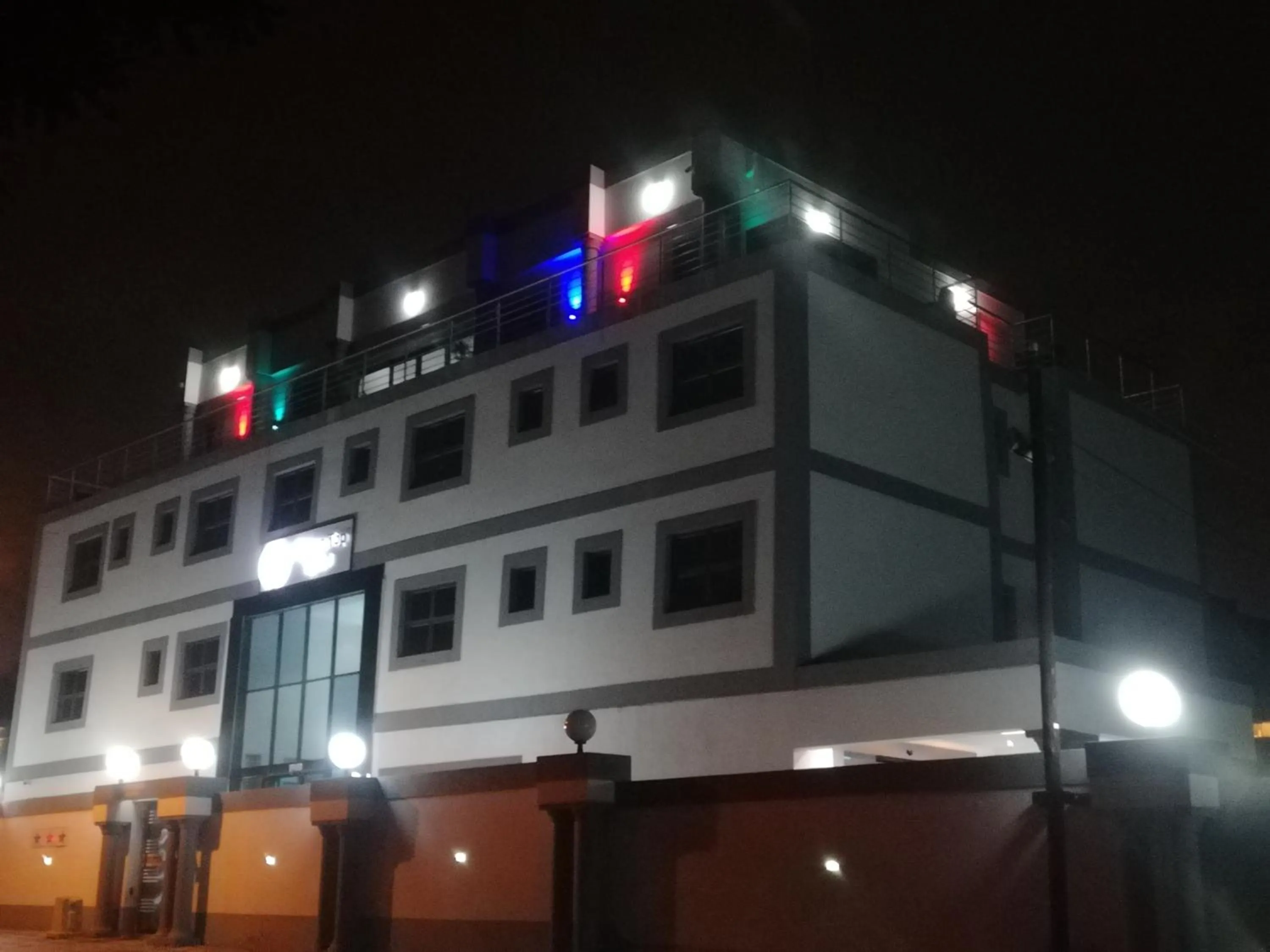 Property building in Garden Top Hotel