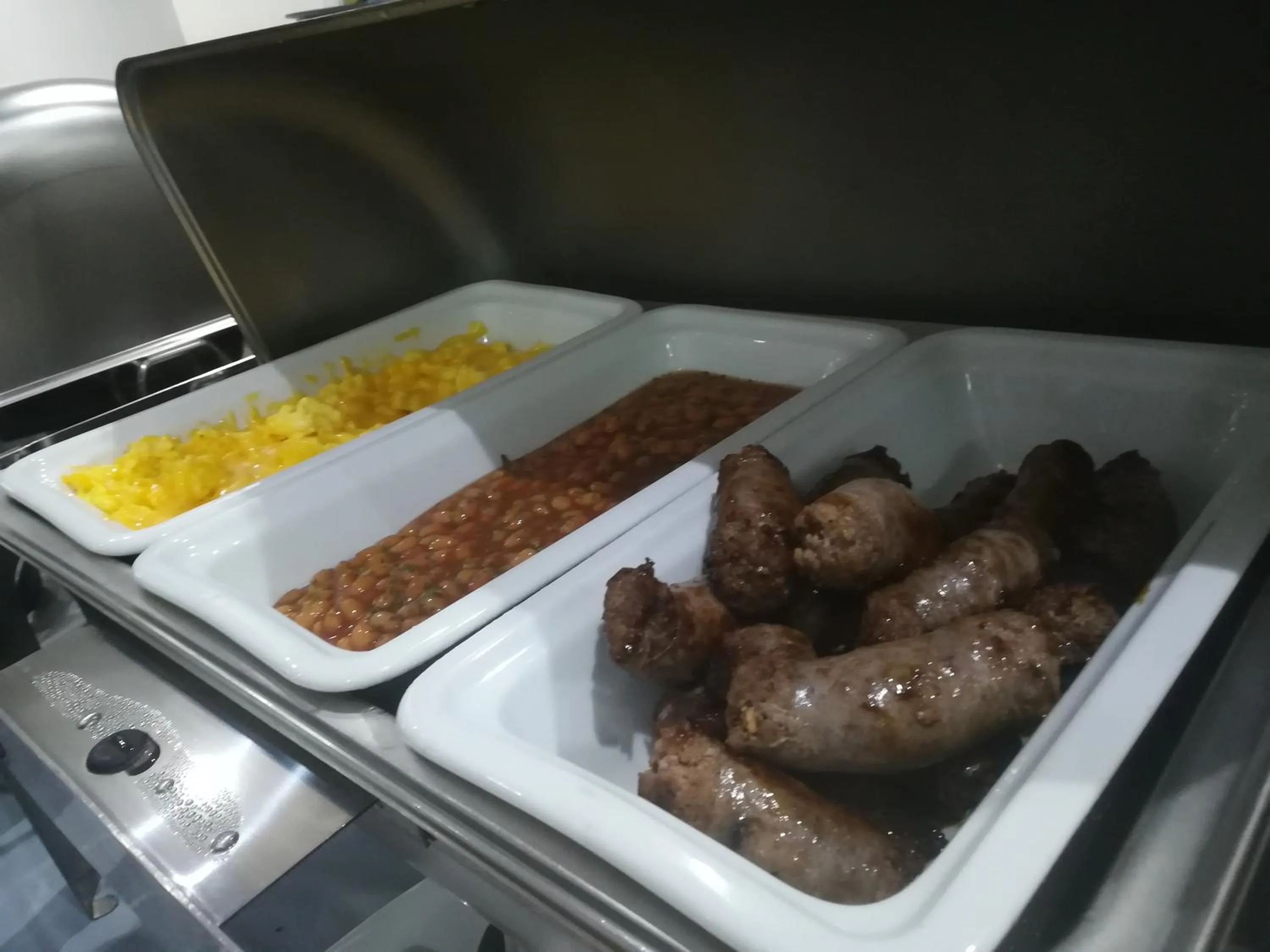 Breakfast in Garden Top Hotel