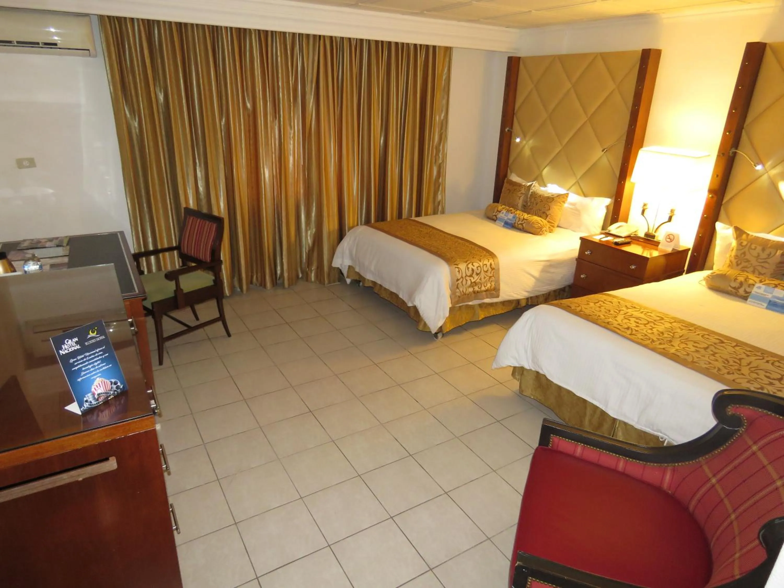 Photo of the whole room, Bed in Gran Hotel Nacional