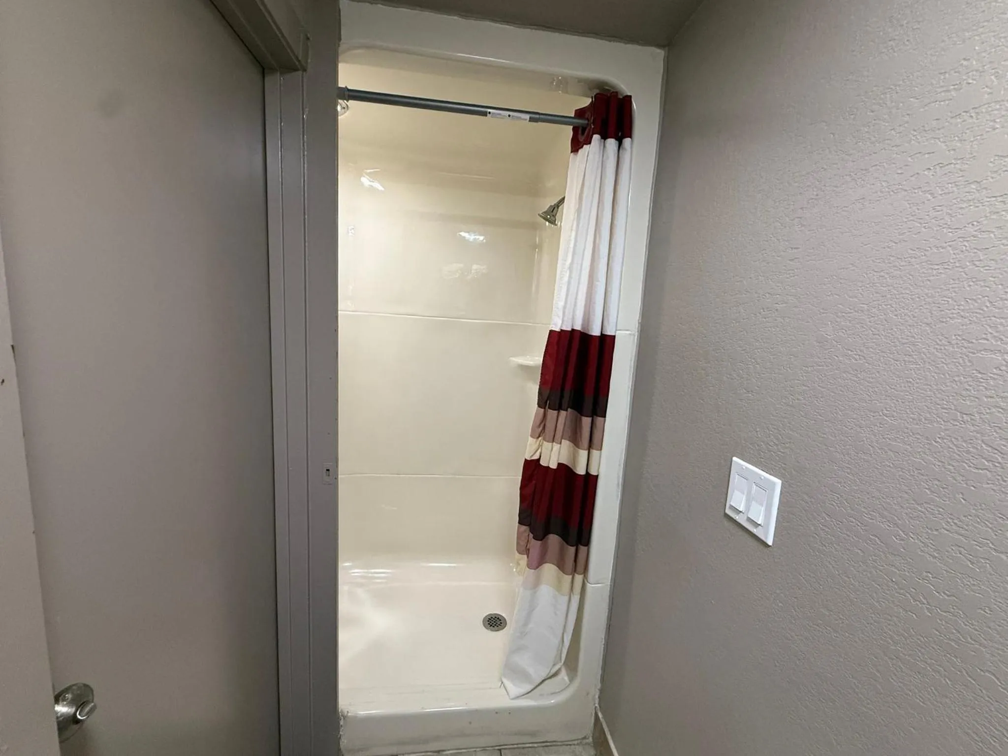 Bathroom in Red Roof Inn Austin - Round Rock