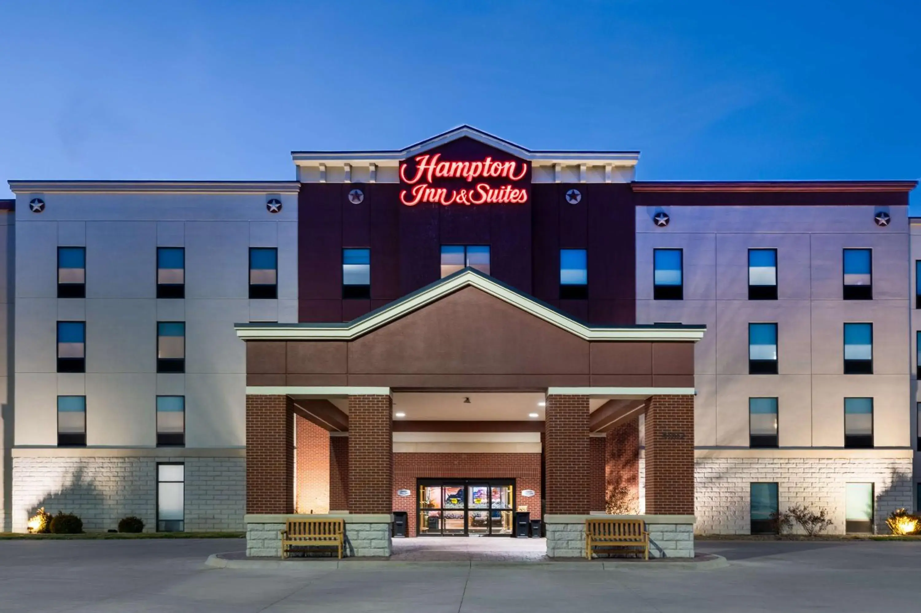 Property building in Hampton Inn & Suites Dodge City Boot Hill Casino Property building in Hampton Inn & Suites Dodge City Boot Hill Casino