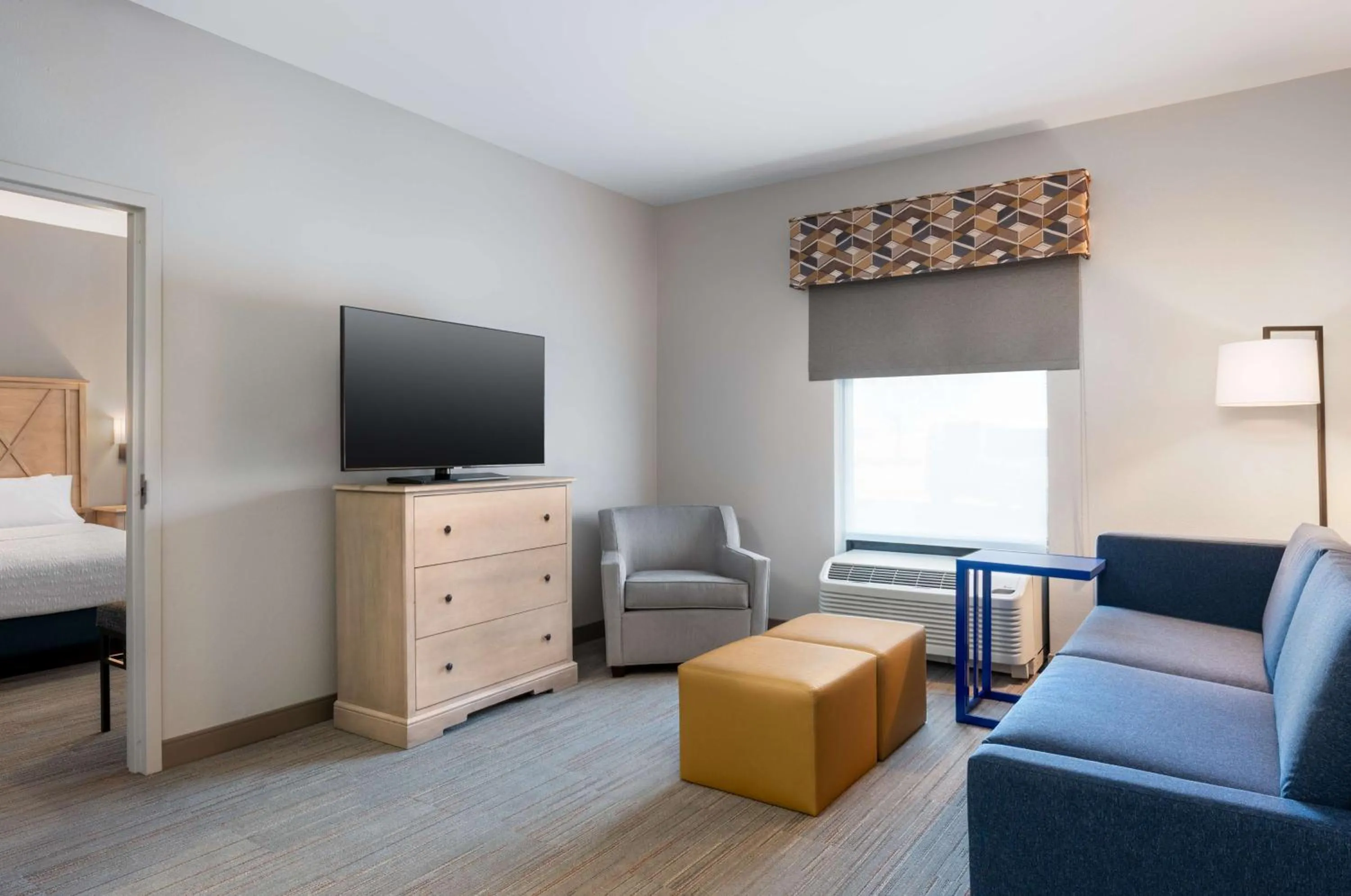 Living room, Bed in Hampton Inn & Suites Dodge City Boot Hill Casino