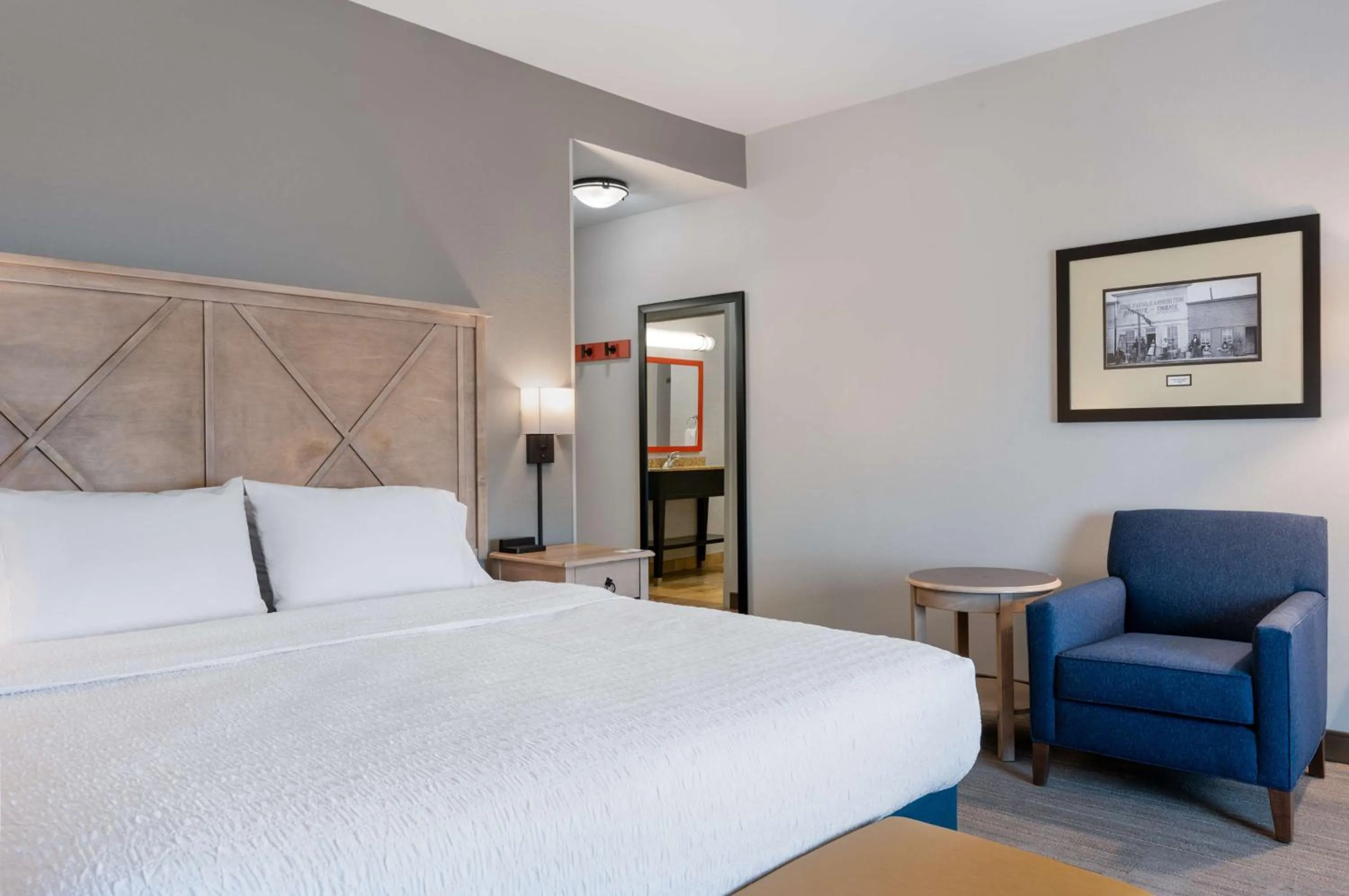 Bed in Hampton Inn & Suites Dodge City Boot Hill Casino