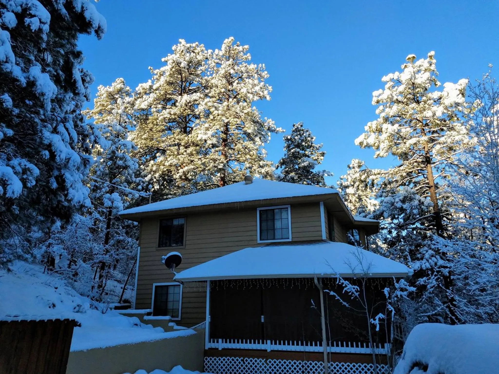 Winter in Sheridan House Inn- Adult Only Accommodation