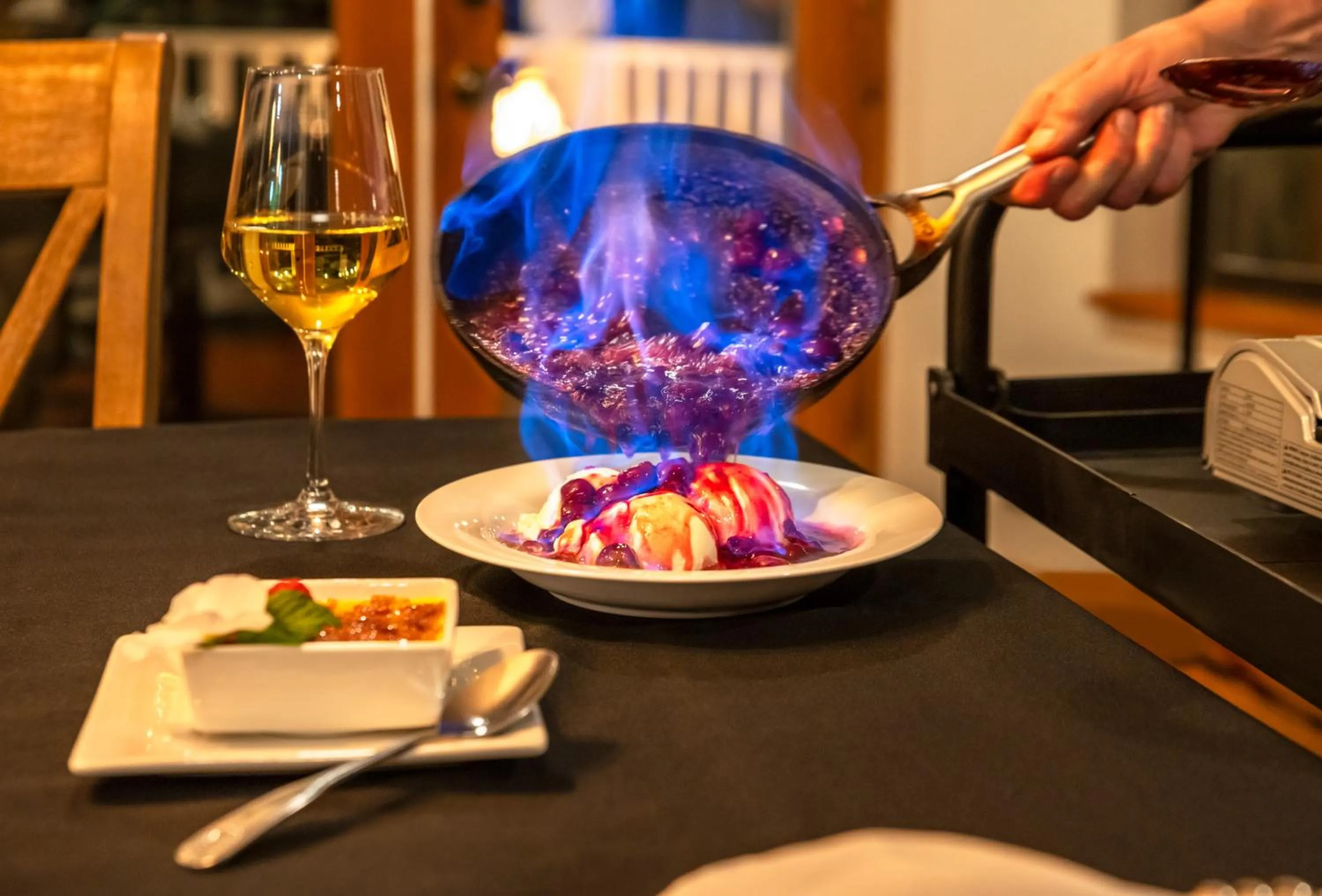 Dinner in Sheridan House Inn- Adult Only Accommodation