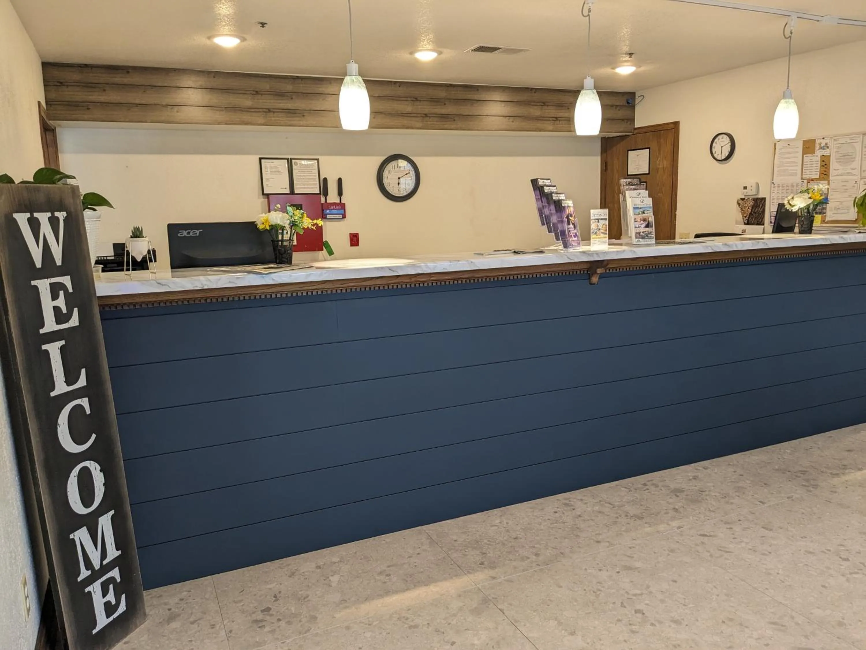 Lobby or reception in Dutton Inn