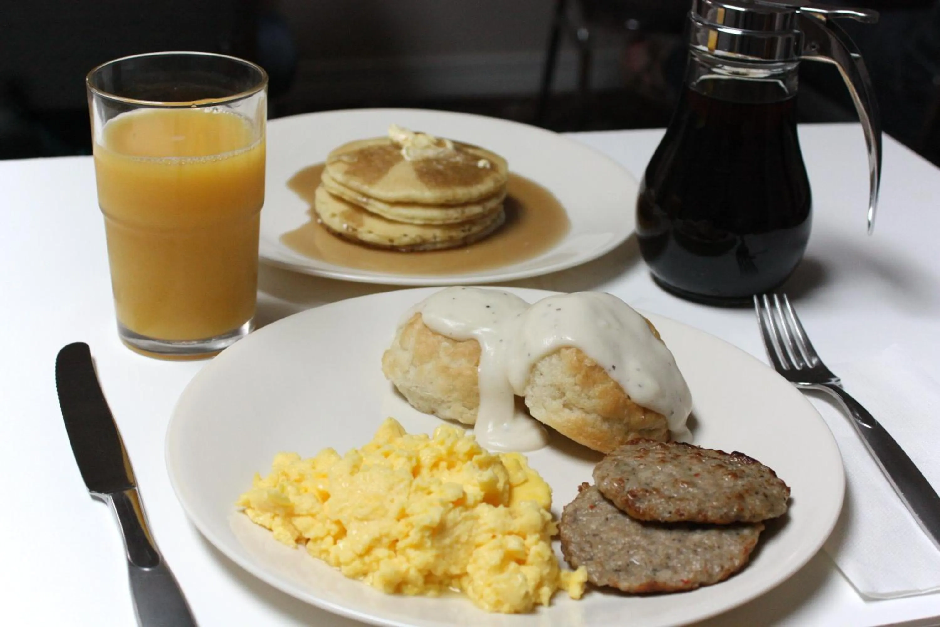 Restaurant/places to eat in Dutton Inn