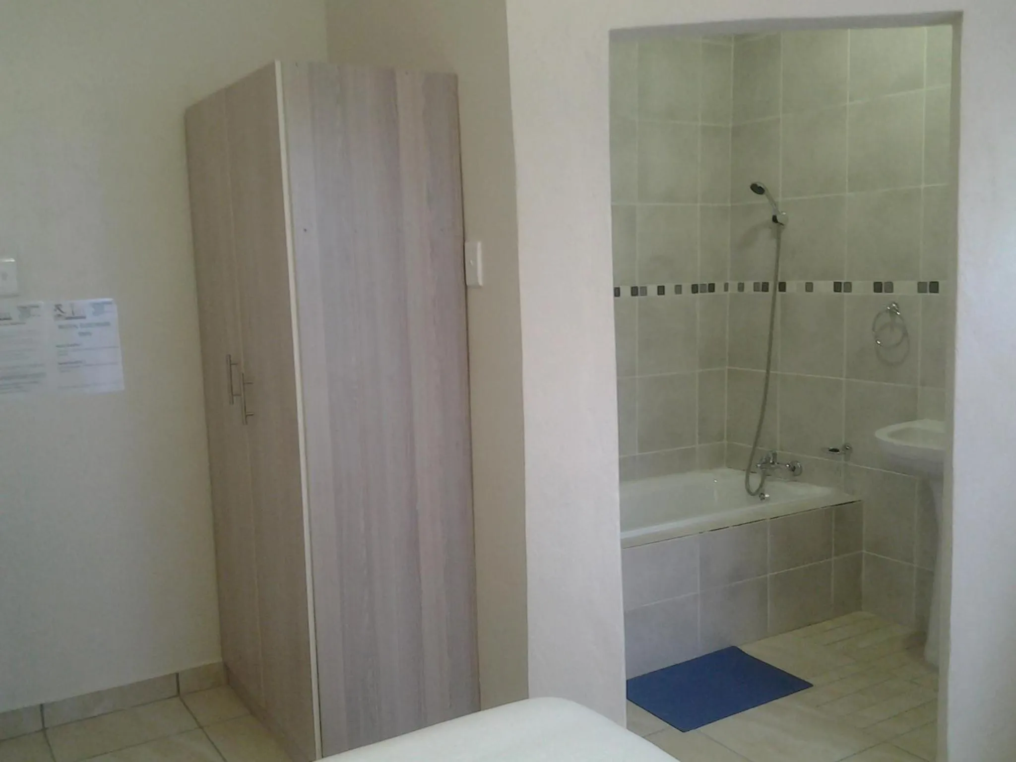 Double Room with Shared Bathroom in revival guest house