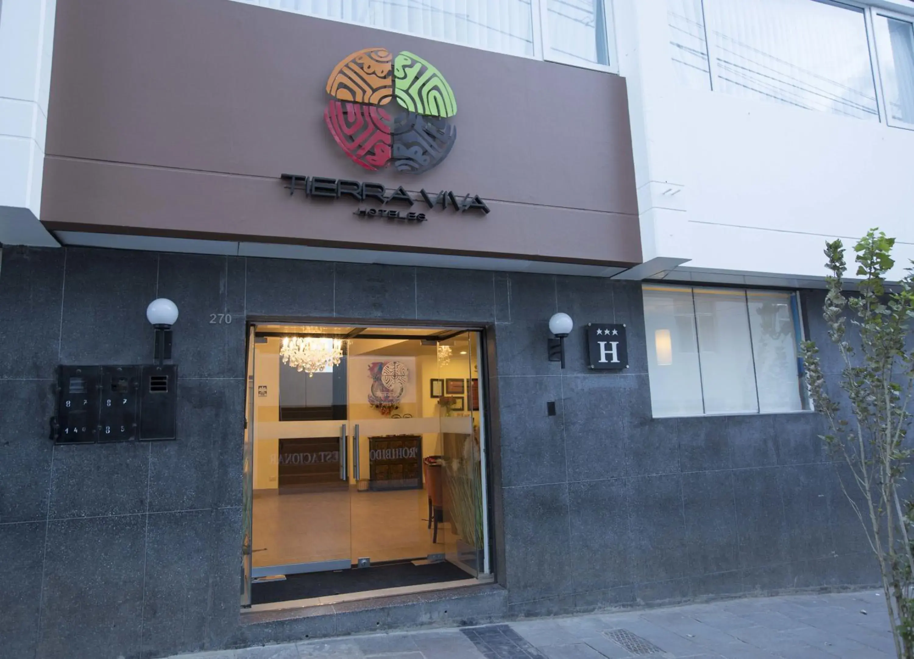 Facade/entrance in Tierra Viva Puno Plaza Facade/entrance in Tierra Viva Puno Plaza