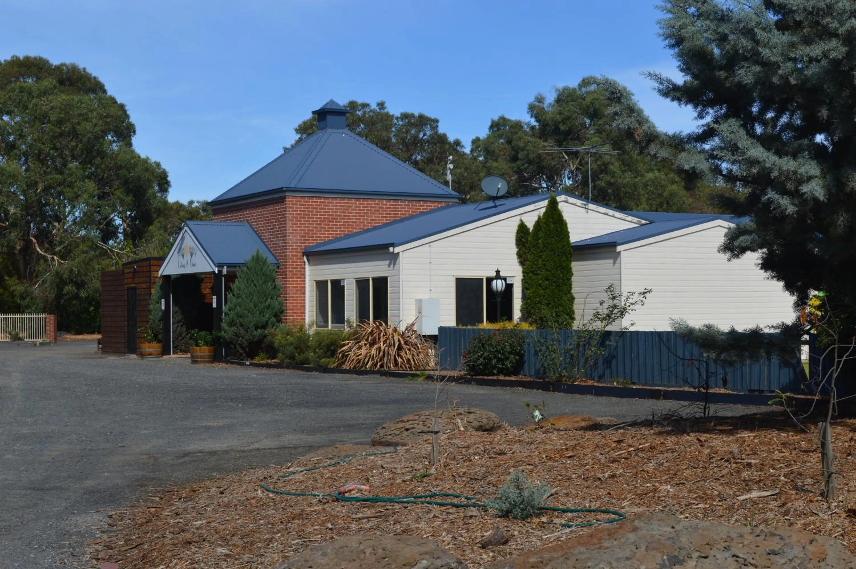 Restaurant/places to eat, Property Building in Woodbyne Resort