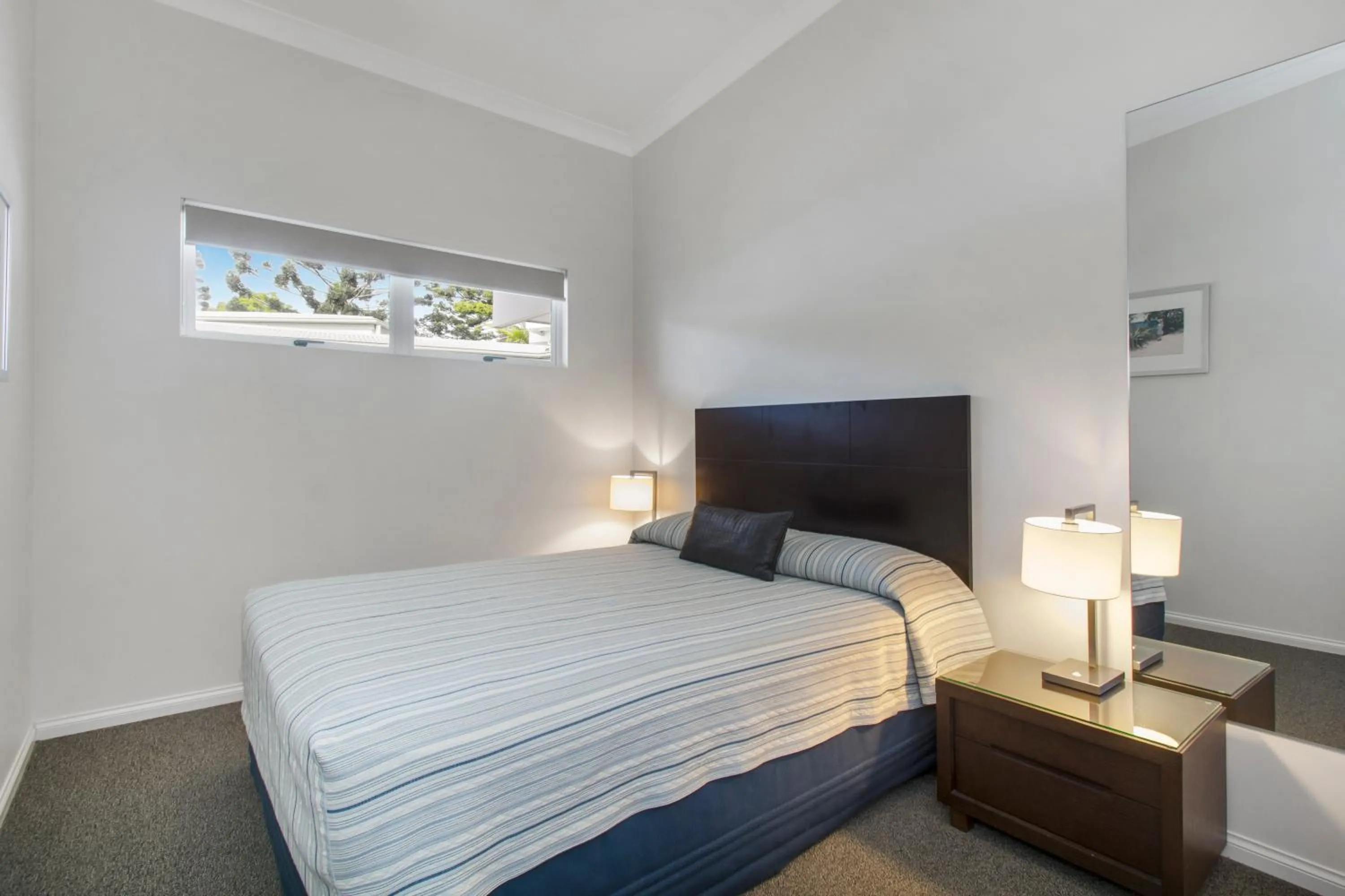 Bedroom, Bed in The Lookout Resort Noosa